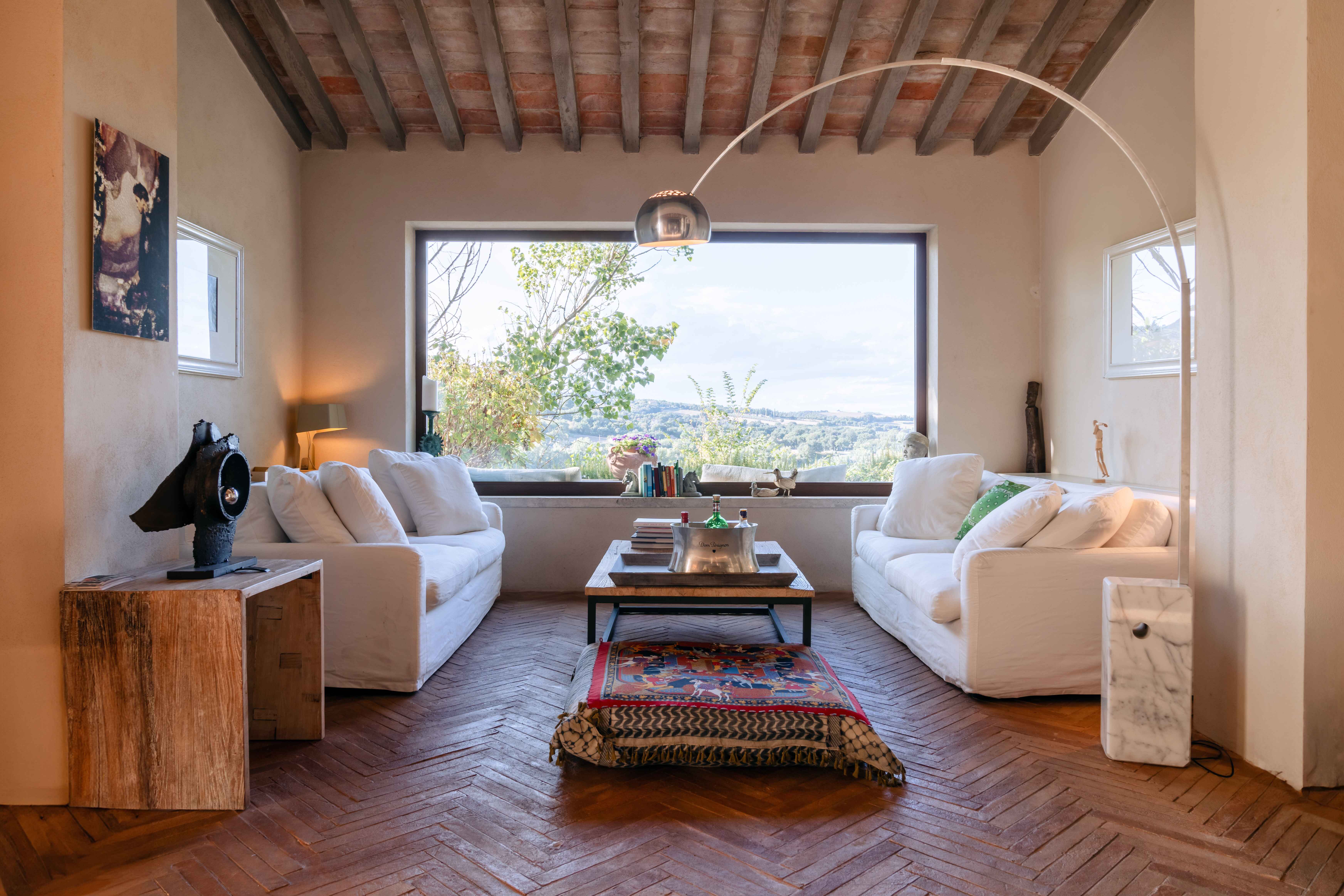 Villa Ambrato Cesi Todi: Luxury 6-Bedroom Villa with Infinity Pool and Spa, Todi