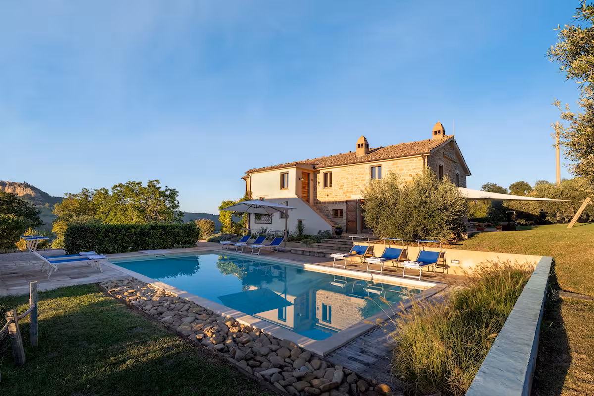 Villa Ambrato Montelparo Marche: Luxury 4-Bedroom Villa with Pool and Spa in Marche Countryside