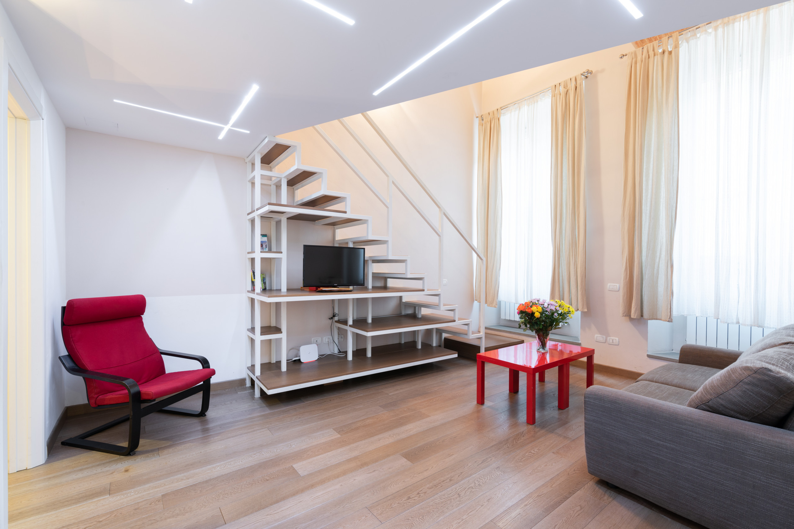 Villa Ambrato Poggio Accademia Florence: Luxury 2-Bedroom Apartment with Private Courtyard and Air-Con, Florence Accademia