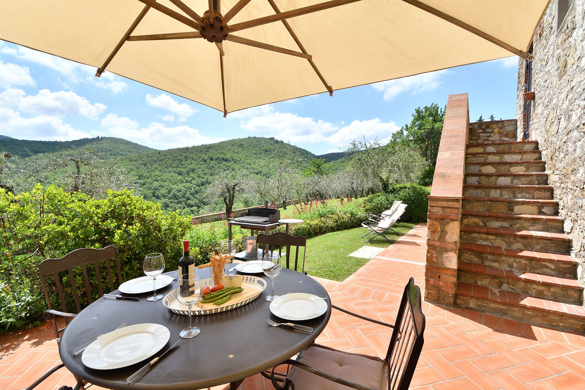 Villa Ambrato Poggio Montefioralle: Luxury 2-Bedroom Villa with Shared Pool and Private Parking, Chianti Tuscany
