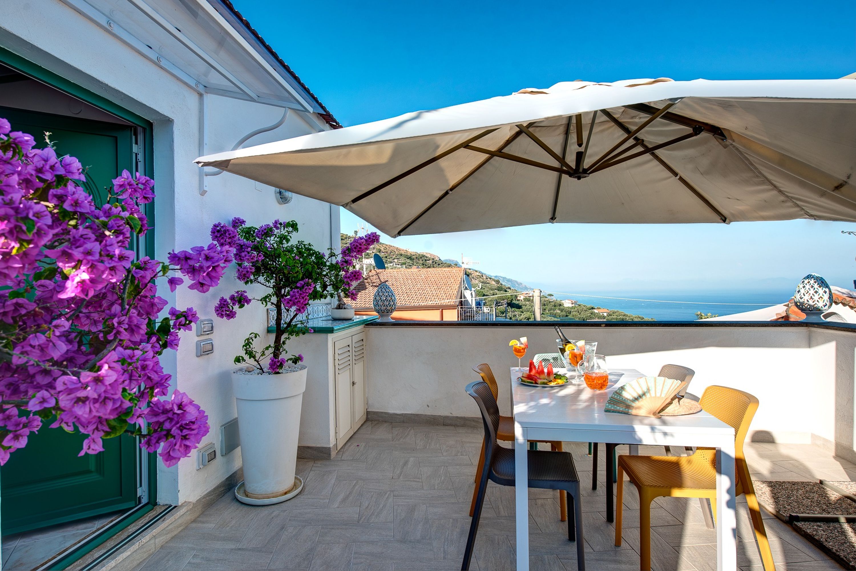 Villa Ambrato Poggio Torca Sorrento: Luxury 2-Bedroom Apartment with Sea Views and Private Parking, Sorrento