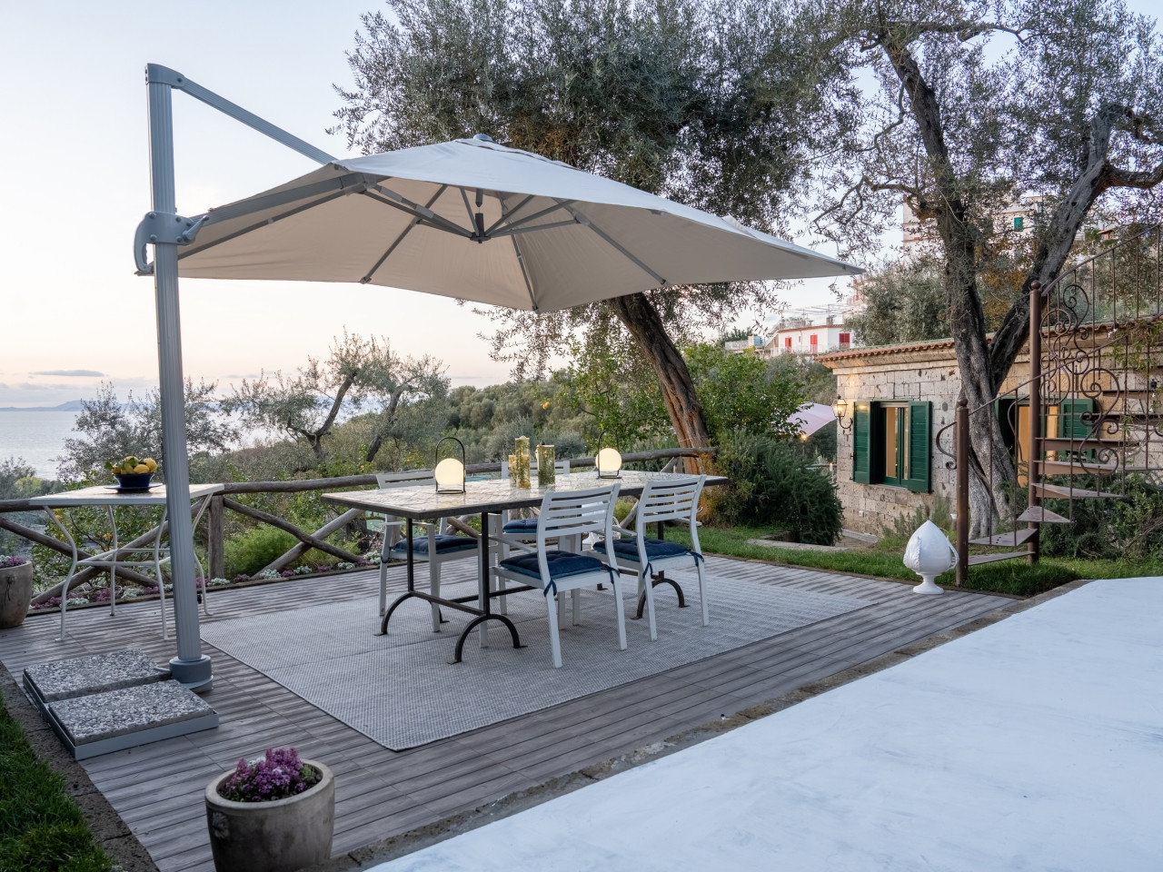 Villa Ambrato Punta Puolo Sorrento: Luxury 2-Bedroom Villa with Hot Tub and Sea Views, Sorrento