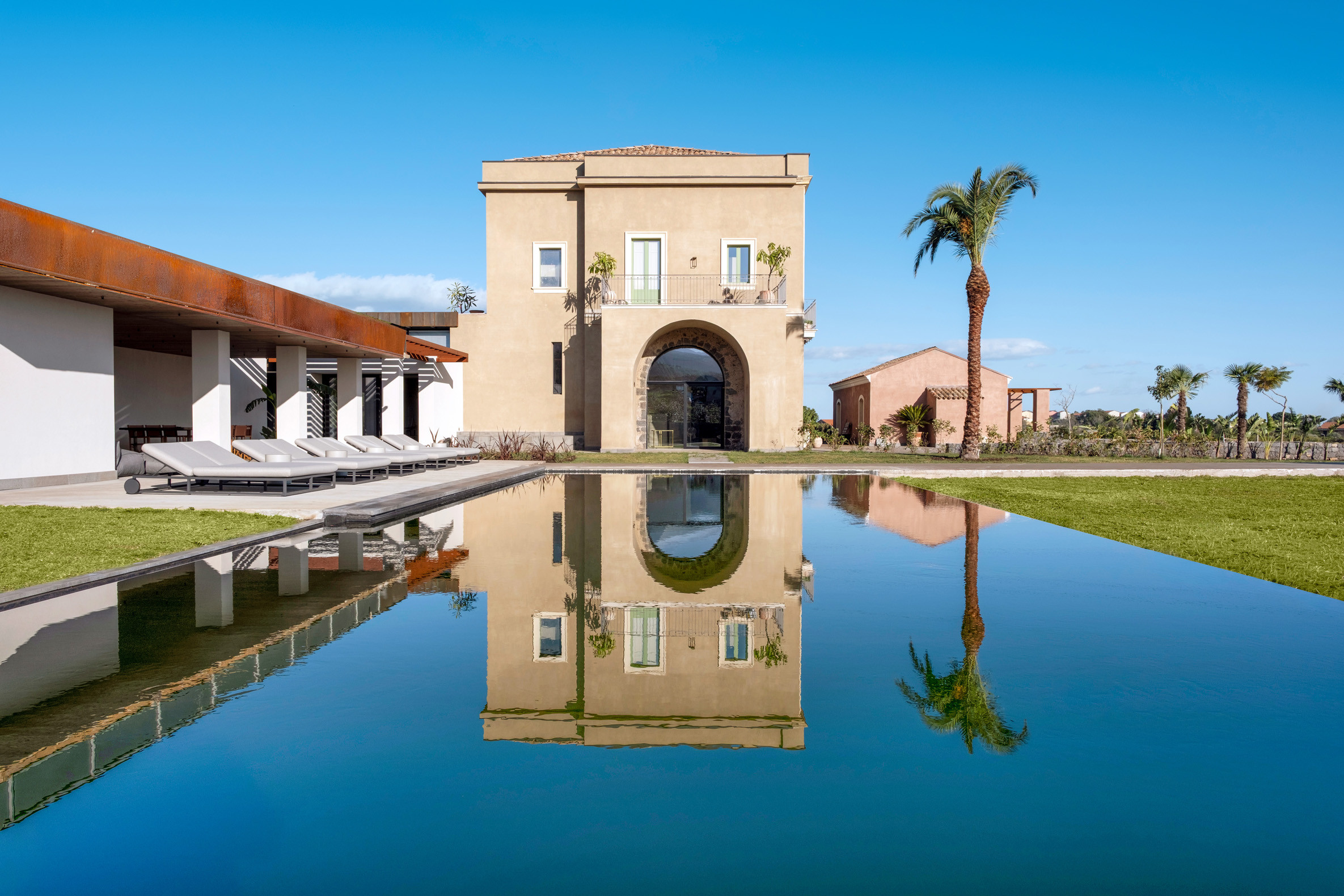 Villa Ambrato Rupe Taormina: Luxury 10-Bedroom Villa with Saltwater Pool and Air-Con in Taormina, Sicily
