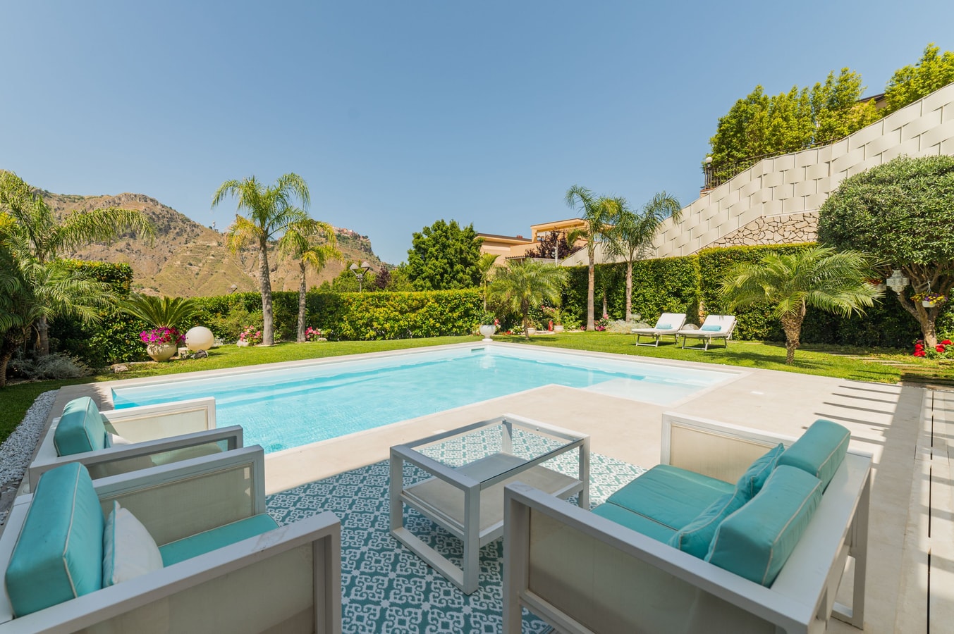 Villa Ambrato Taormina Mazzeo: Luxury 4-Bedroom Villa with Heated Saltwater Pool and Spa, Taormina