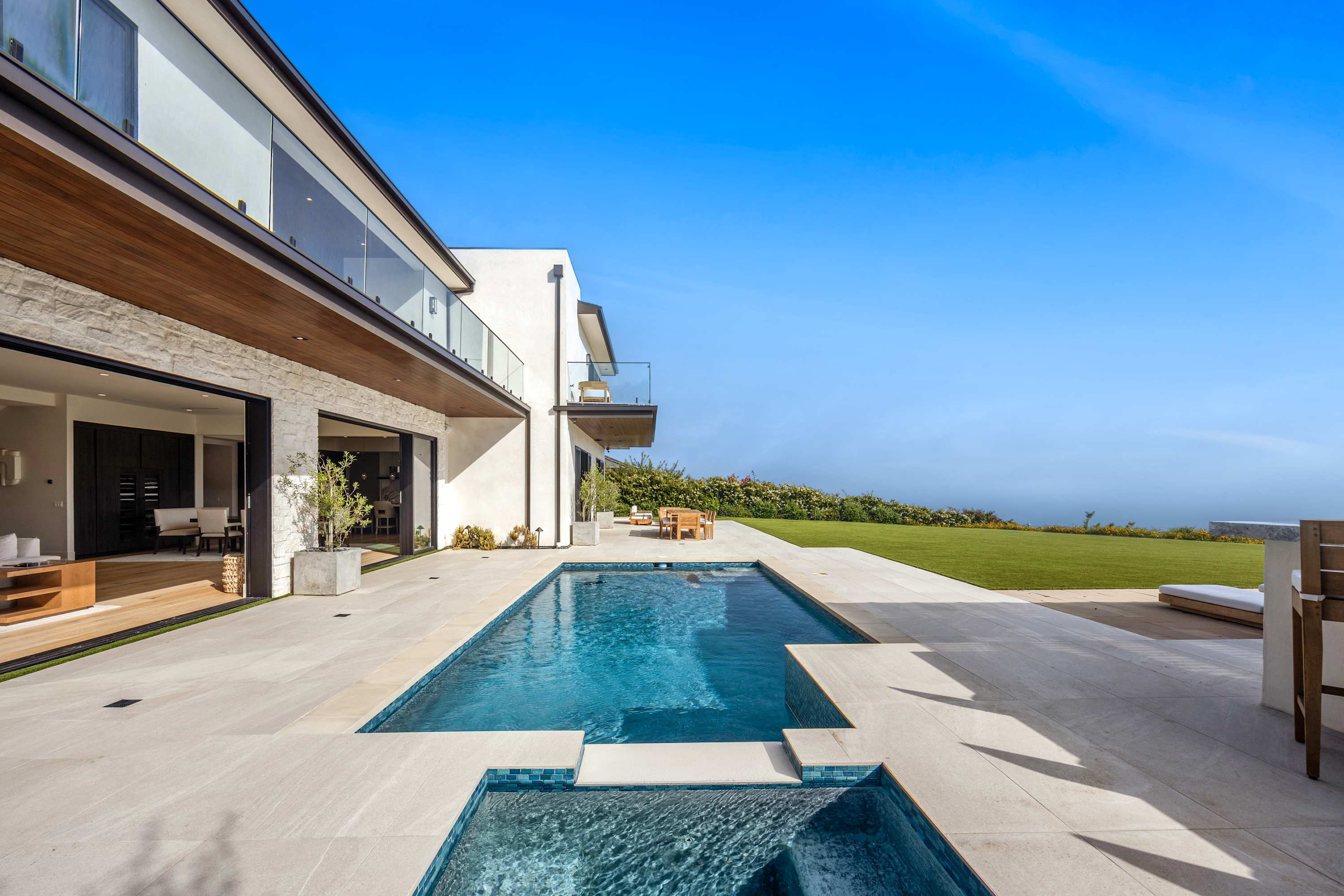 Villa Ambrato Topanga Malibu: Luxury 5-Bedroom Villa with Infinity Pool and Sea Views, Inland Malibu