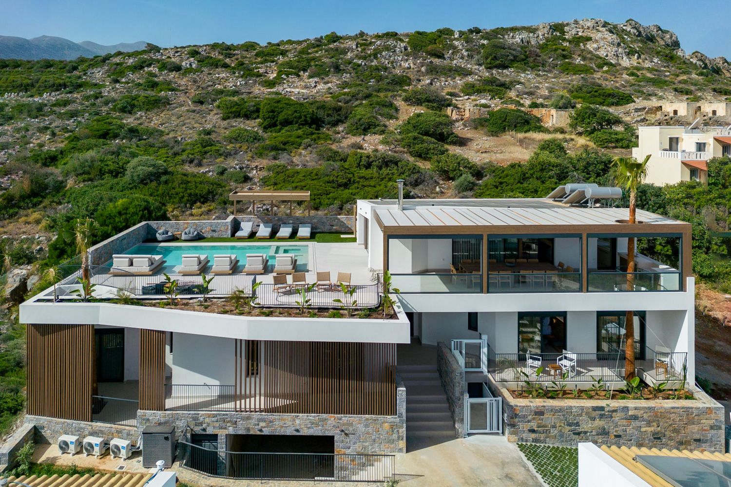 Villa Amethystos Knossos Heraklion: 7-Bedroom Villa with Rooftop Pool, Sea Views & Wellness Suit