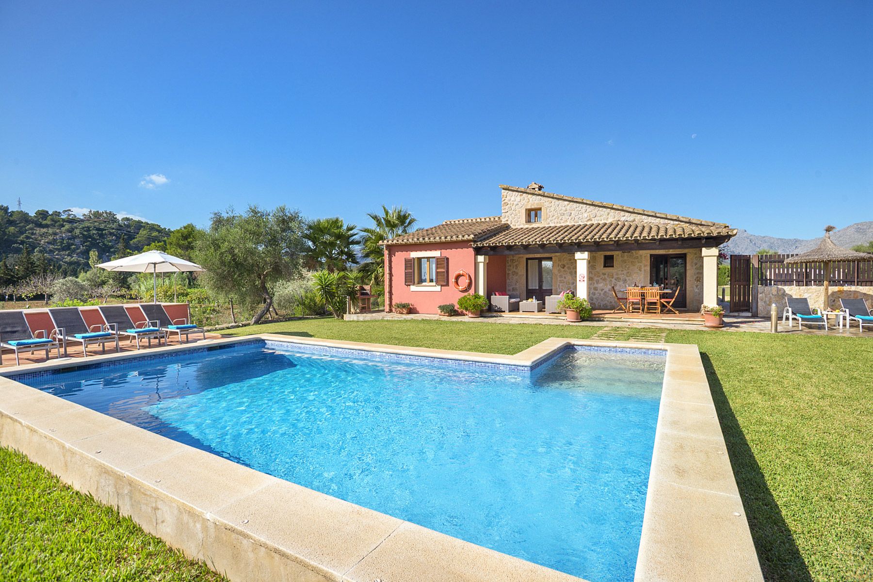 Villa Ametlla Calvari Pollença: 3-Bedroom Mountain View Villa with Spa in Pollença, Mallorca