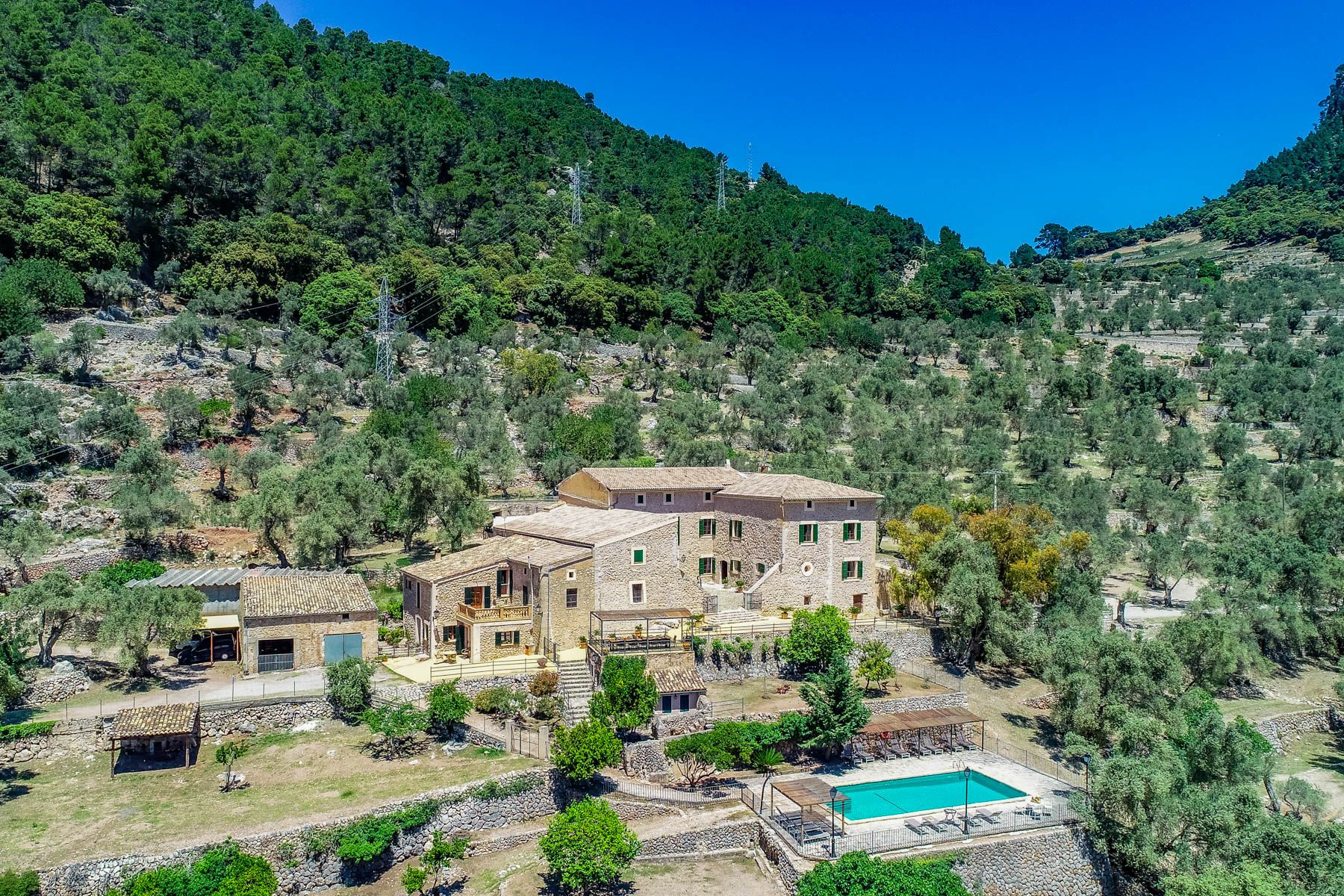 Villa Ametller Raixa Bunyola: 8-Bedroom Historic Estate with Spa & Mountain Views in Rural