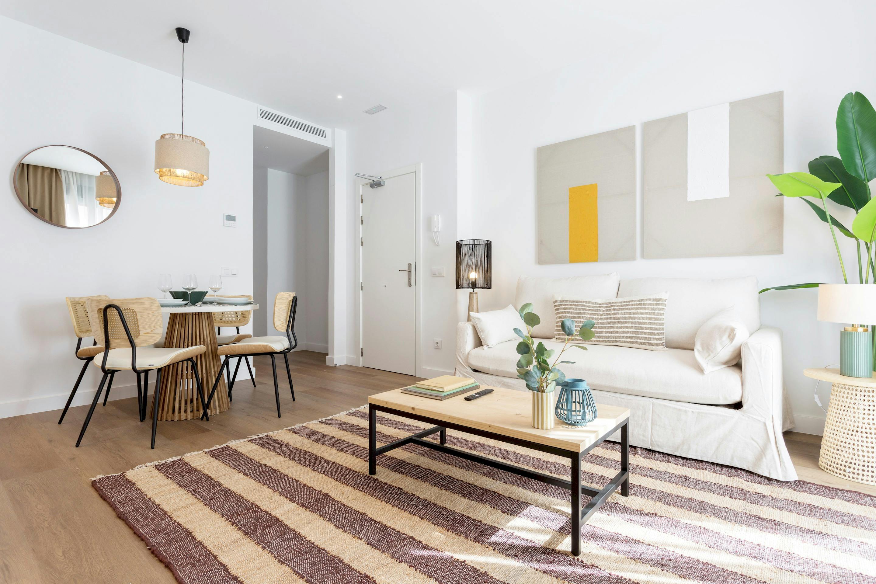 Villa Azabache Prosperidad Madrid: Charming 2-Bedroom Apartment with Spa and Private Parking, Madrid Salamanca