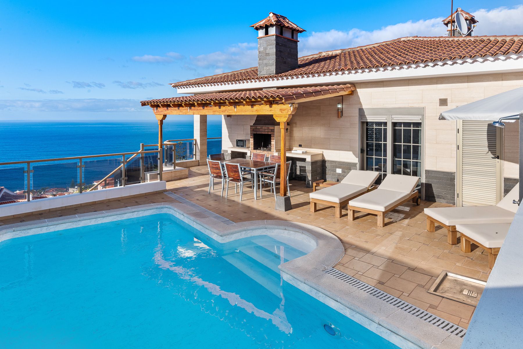 Villa Azahar Adeje Tenerife: 4-Bedroom Seaview Villa with Heated Pool & Spa in Tenerife,