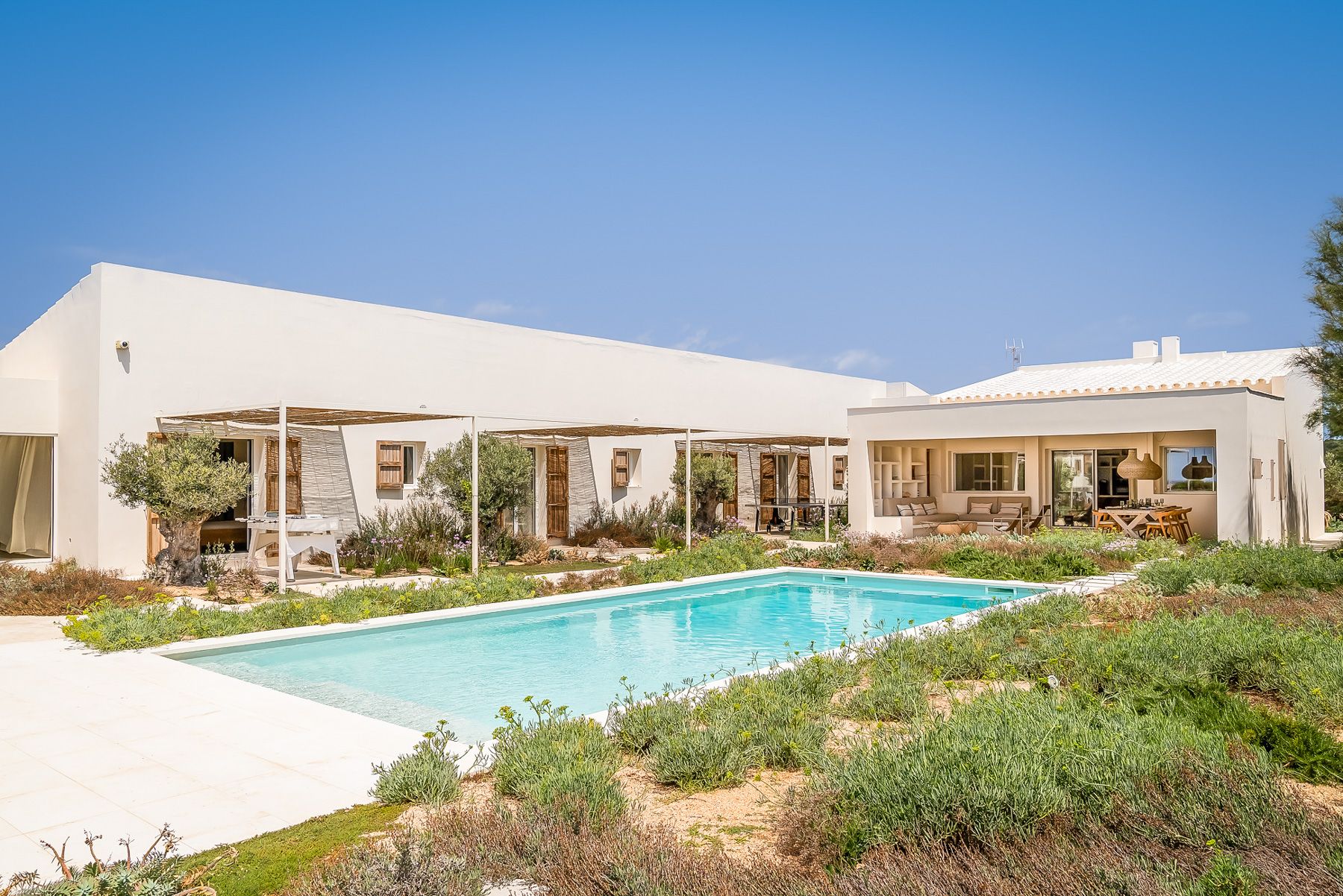 Villa Azahar Alcaufar Menorca: 5-Bedroom Seaside Retreat with Private Pool in Cap d’en Font