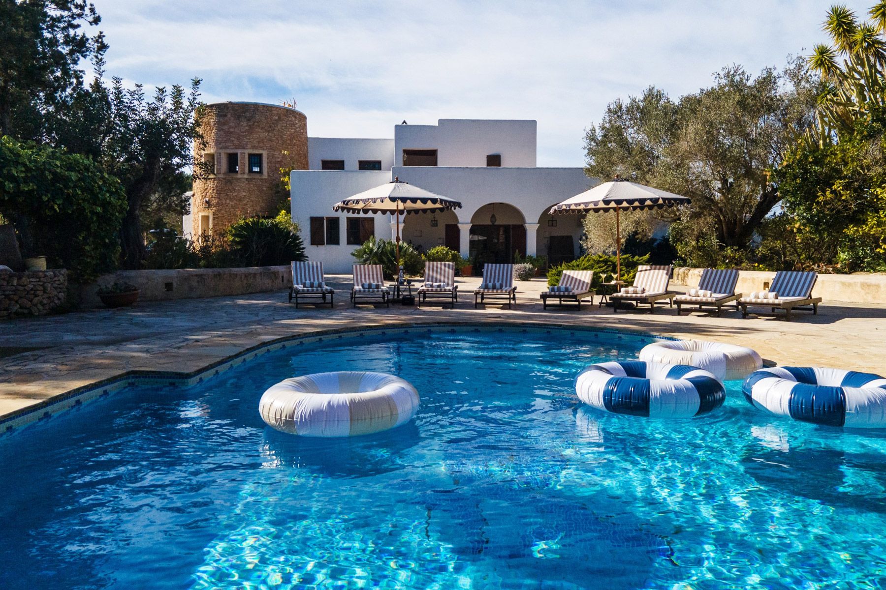 Villa Azahar Balàfia Ibiza: 5-Bedroom Countryside Retreat with Spa & Gardens in San Lore