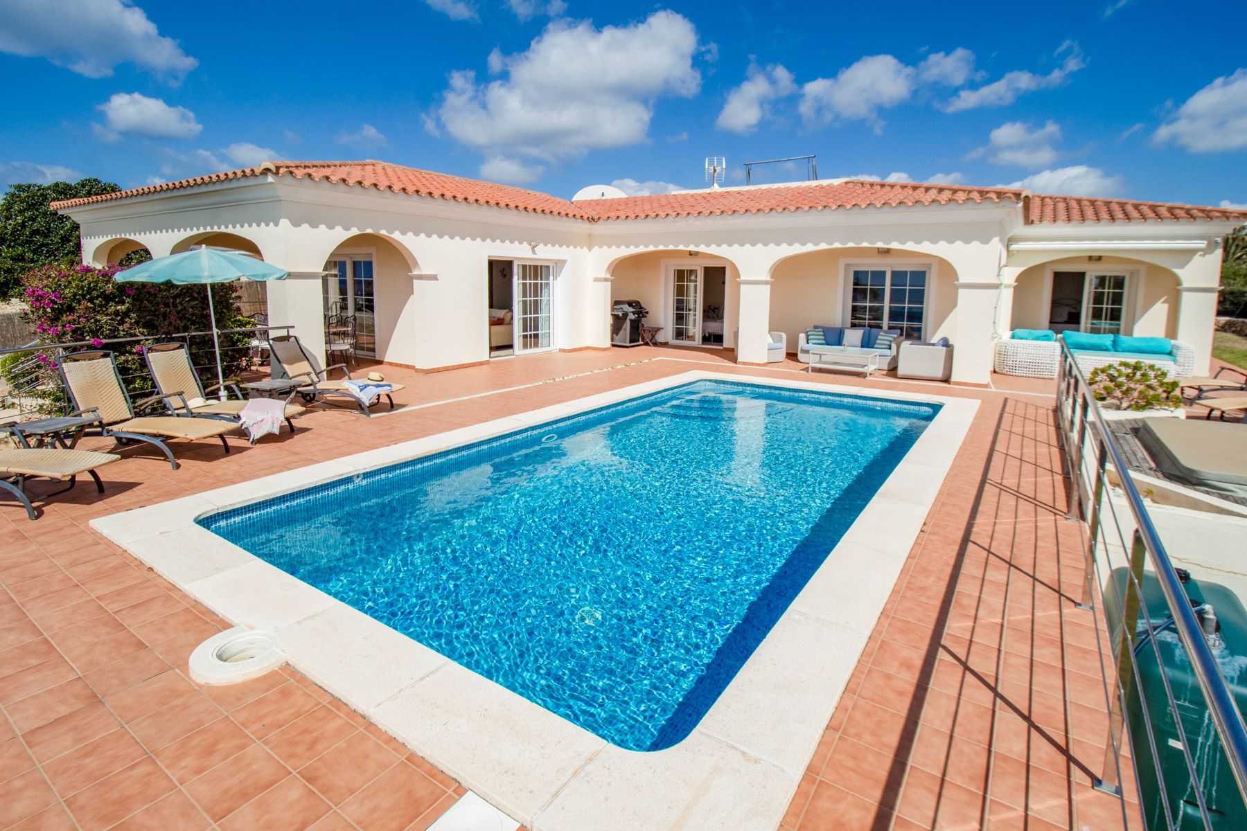 Villa Azahar Binidali Menorca: 5-Bedroom Sea View Villa with Heated Pool and Tennis Court i