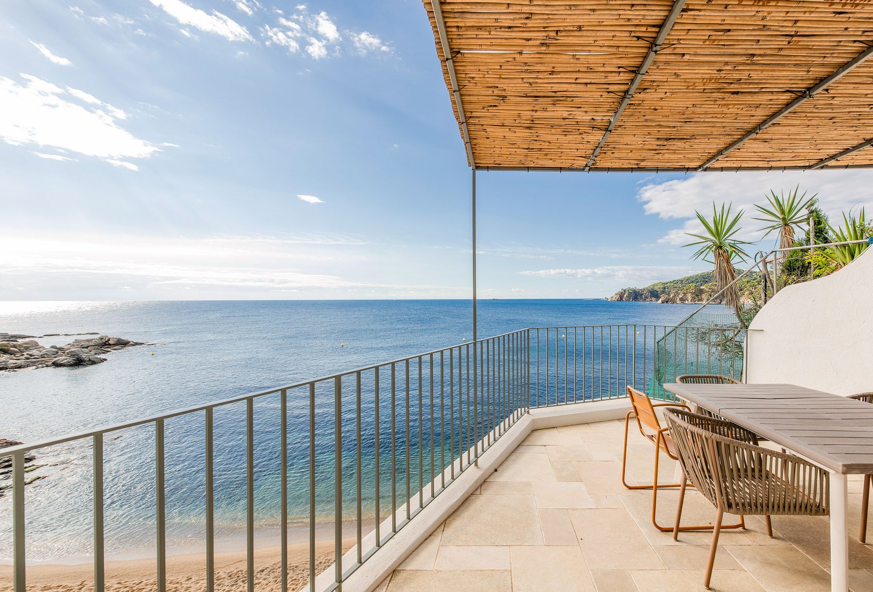 Villa Azahar Calella Palafrugell: 4-Bedroom Beachfront Townhouse with Sea Views in Palafrugell