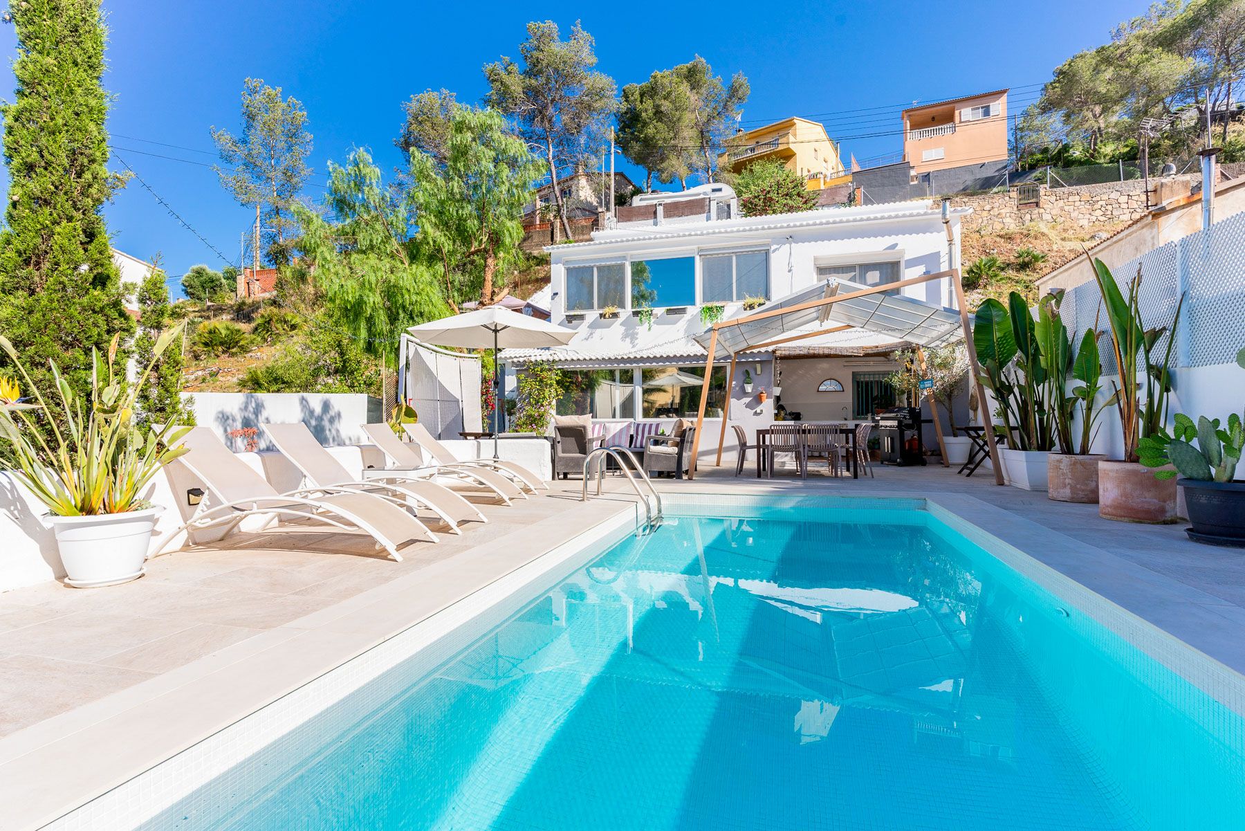 Villa Azahar Plana Olivella: 5-Bedroom Villa with Private Pool, Spa & Hillside Views in O