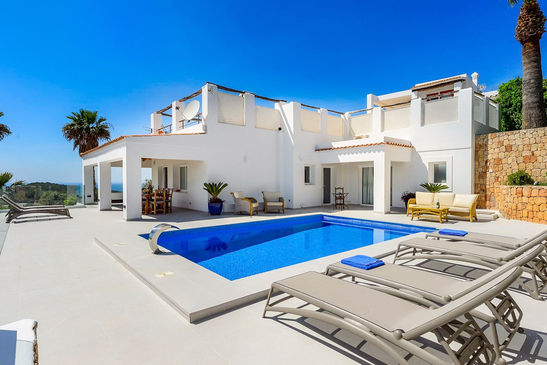 Villa Azahar Portmany Ibiza: 4-Bedroom Villa with Private Pool & Stunning Views in San An
