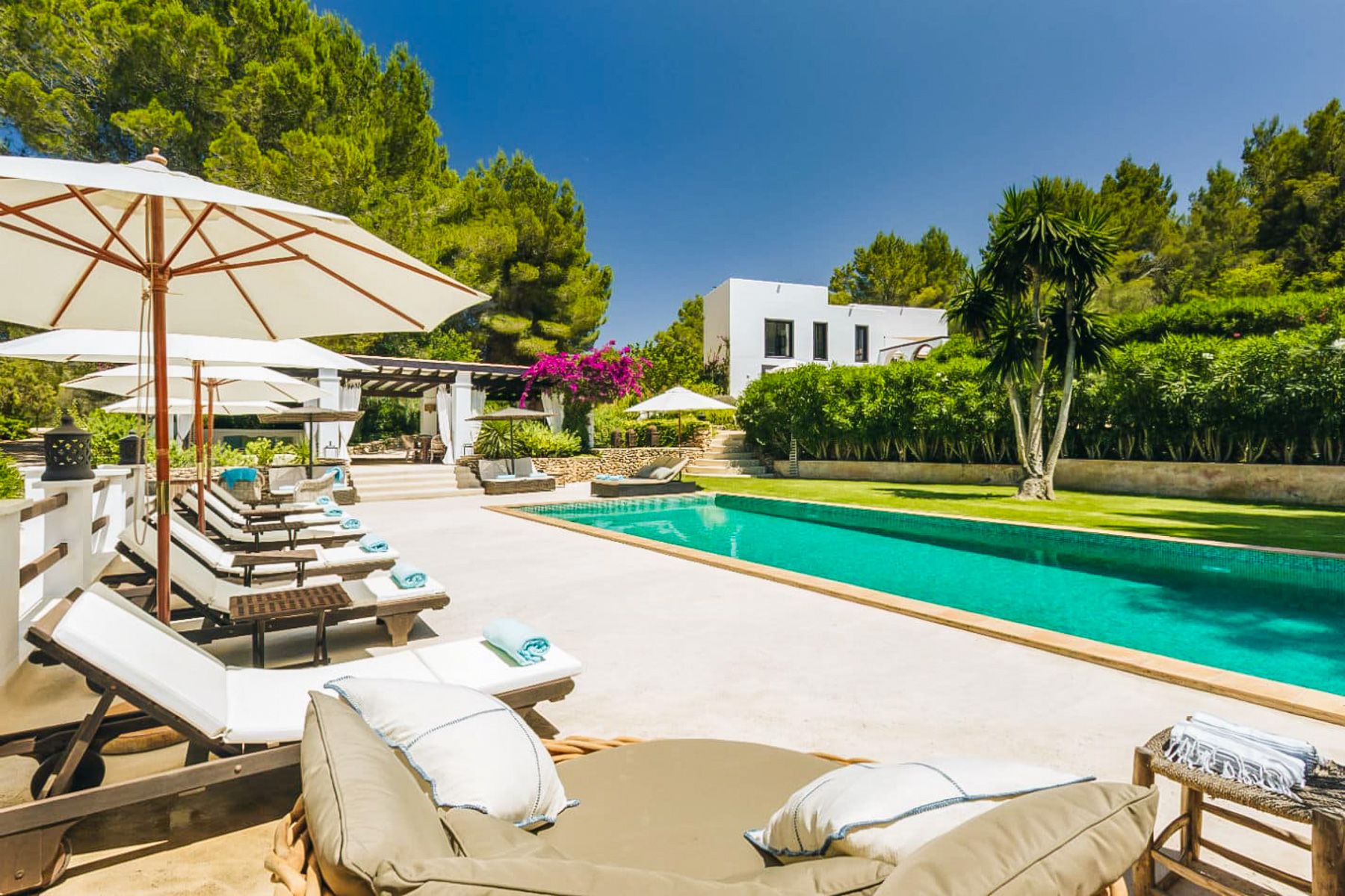 Villa Azahar Portmany Ibiza: 6 Bedroom Countryside Estate with Heated Pool and Spa in San