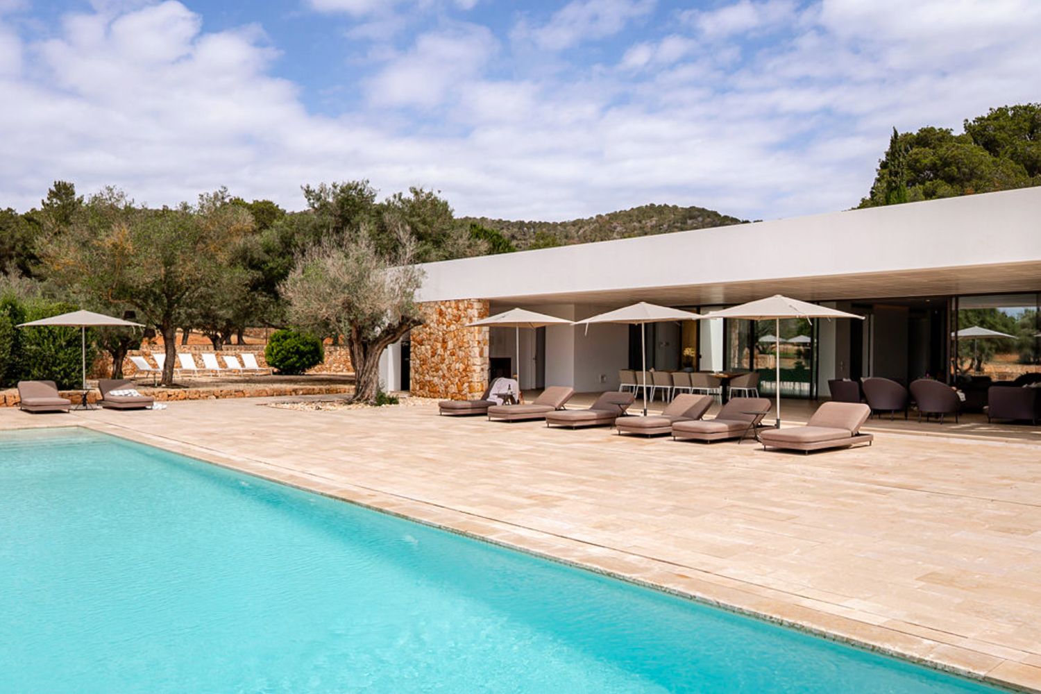 Villa Azahar Siesta Eulalia: 3-Bedroom Rustic Finca with Private Pool and Spa in Santa Eu