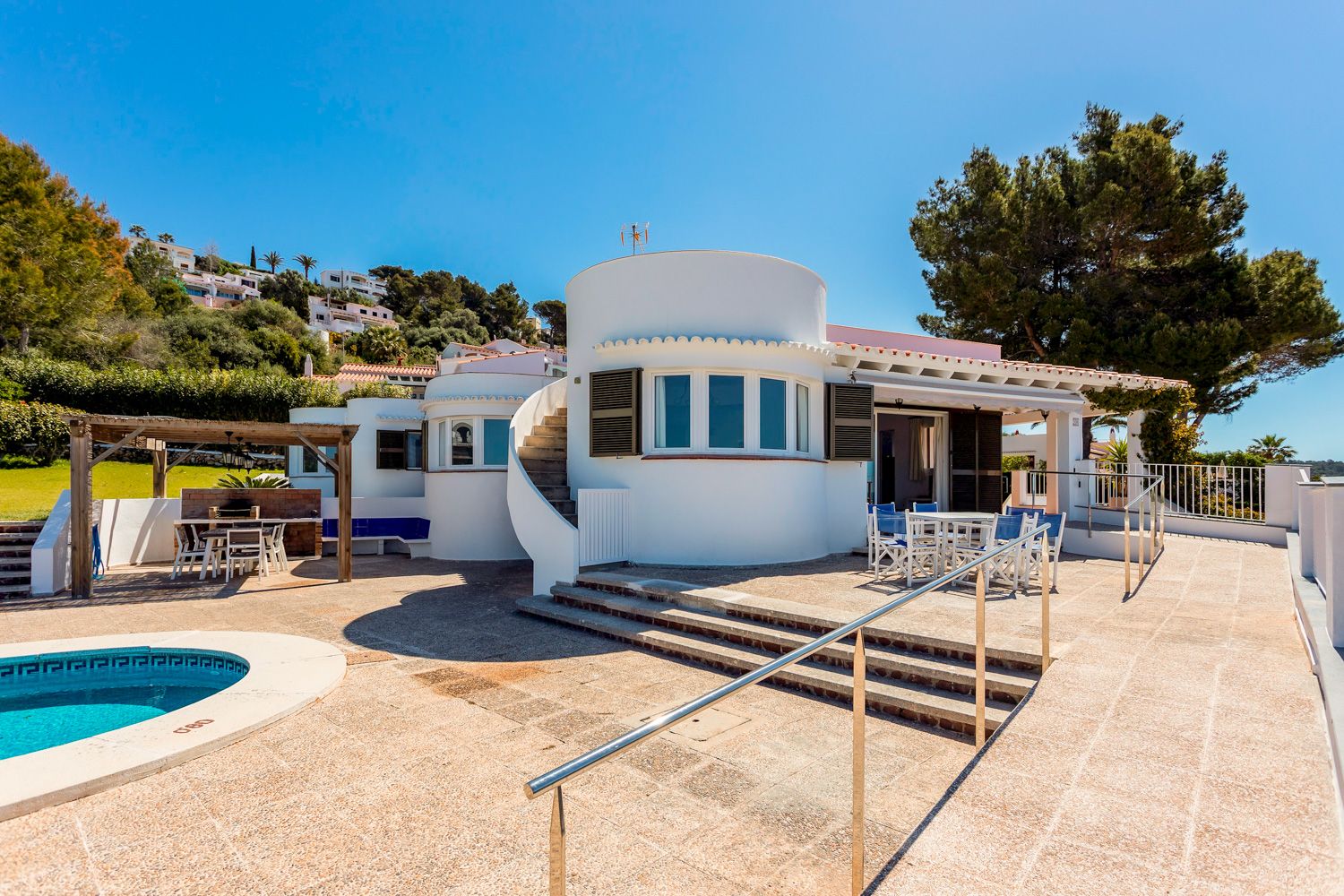 Villa Azahar Torresolí Menorca: 4-Bedroom Hacienda-Style Villa with Sea Views and Spa near S