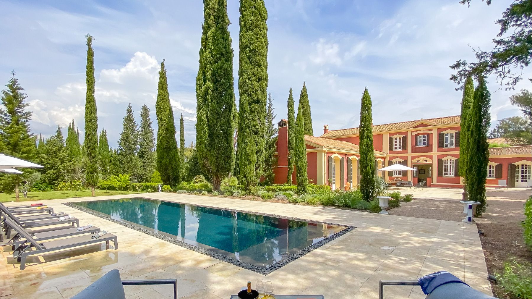 Villa Azur Bonnettes LePradet: 5-Bedroom Seaview Villa with Heated Pool and Tennis Court in