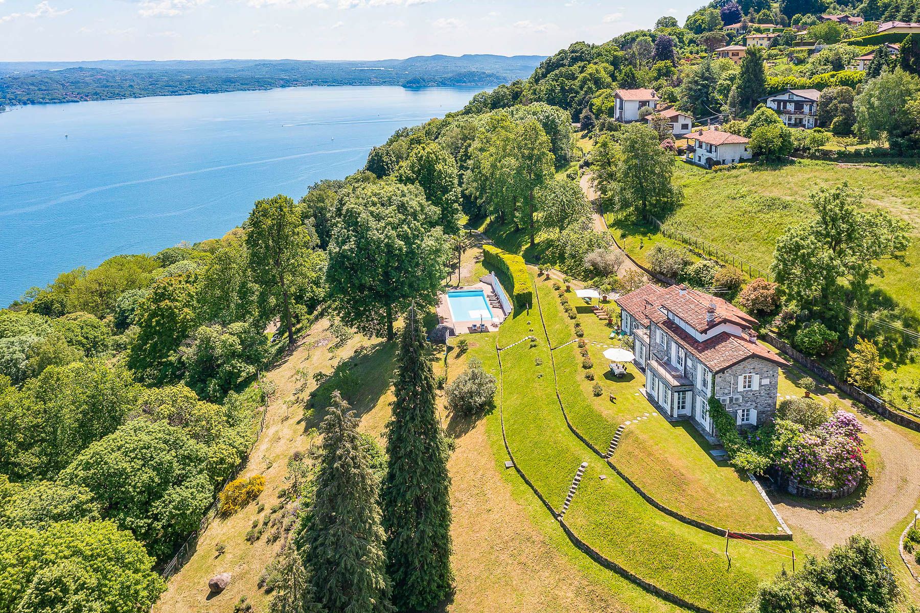 Villa Azzurra Stresa Maggiore: 6-Bedroom Lakeside Villa with Spa and Panoramic Views in Lak