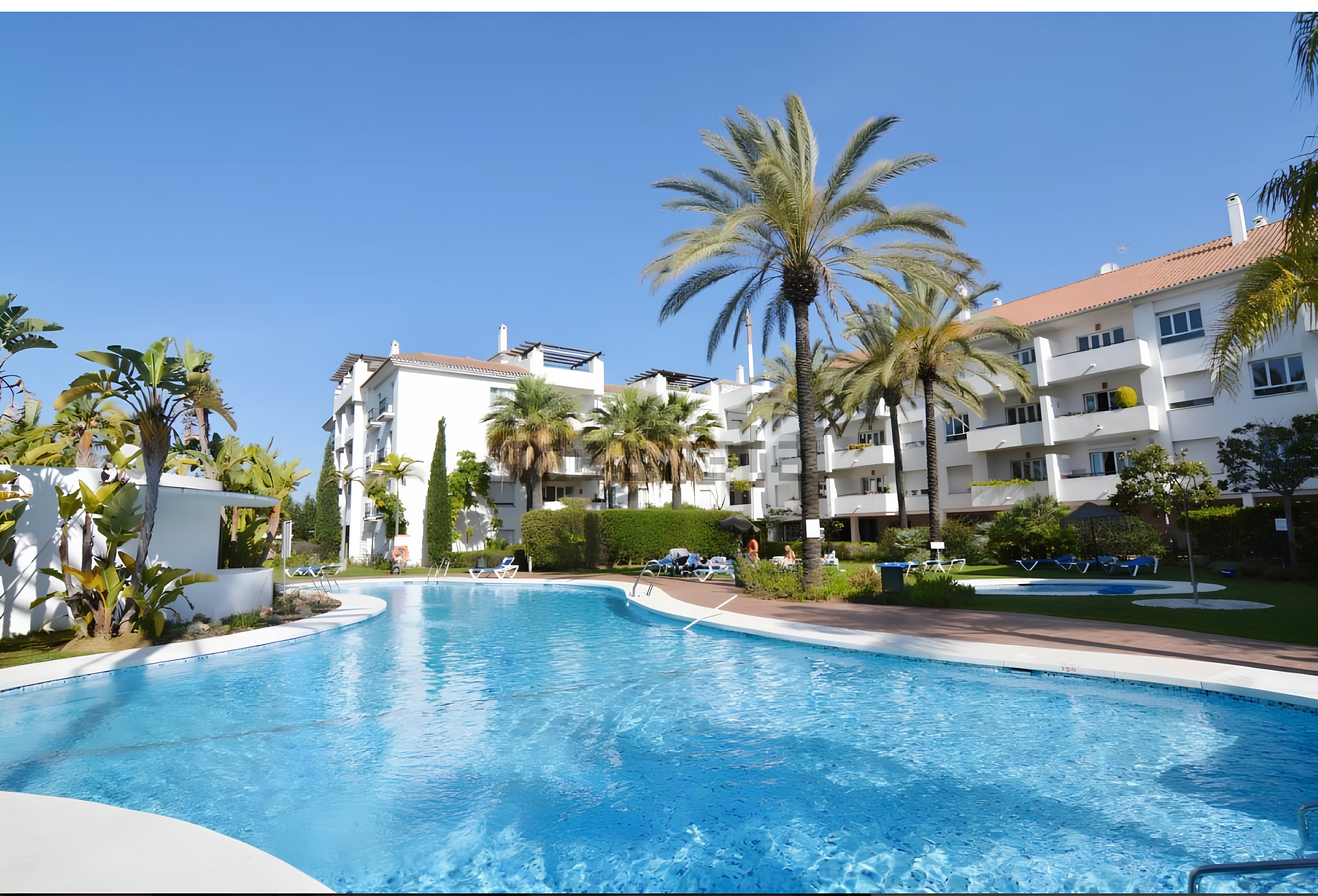 Villa Bermejo Alcazaba San Pedro: Modern 2-Bedroom Apartment with Sea View and Pool, San Pedro de Alcántara