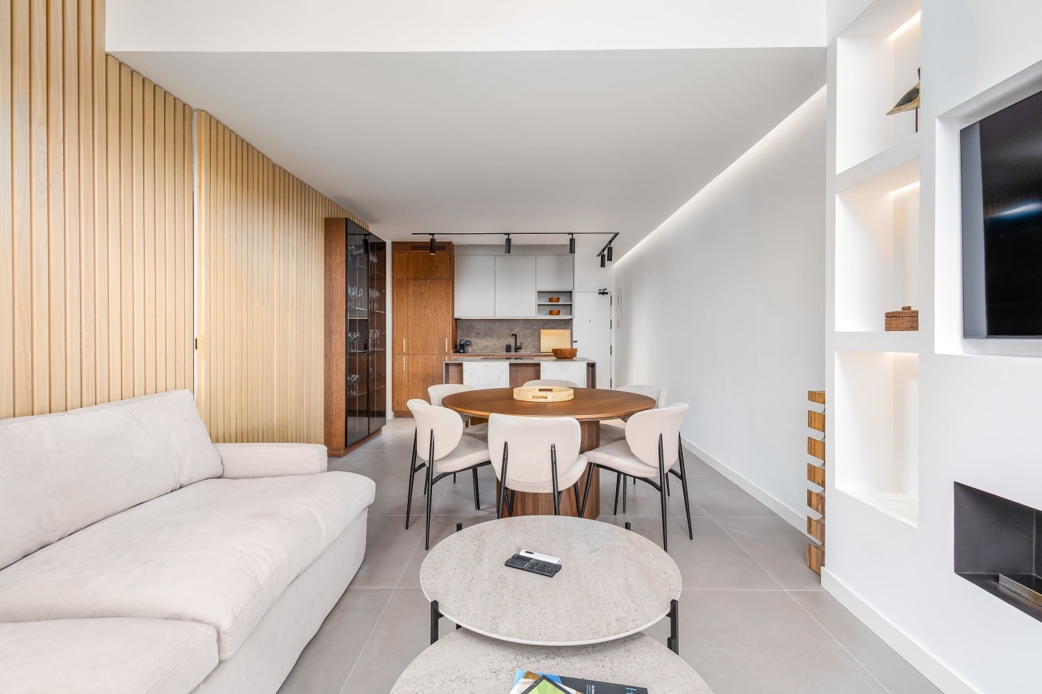 Villa Bermejo Alicate Marbella: Modern 3-Bedroom Penthouse with Sea Views and Pool, Marbella
