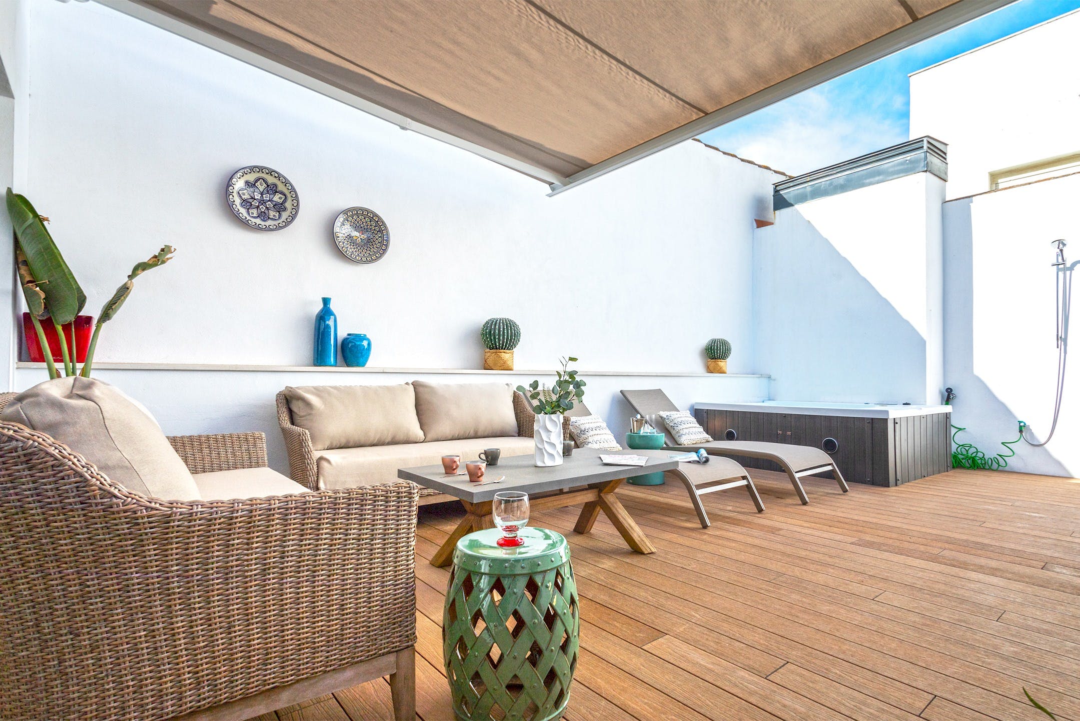 Villa Bermejo Aljibe El Arenal: Stylish 2-Bedroom Apartment with Hot Tub in El Arenal, Sevilla