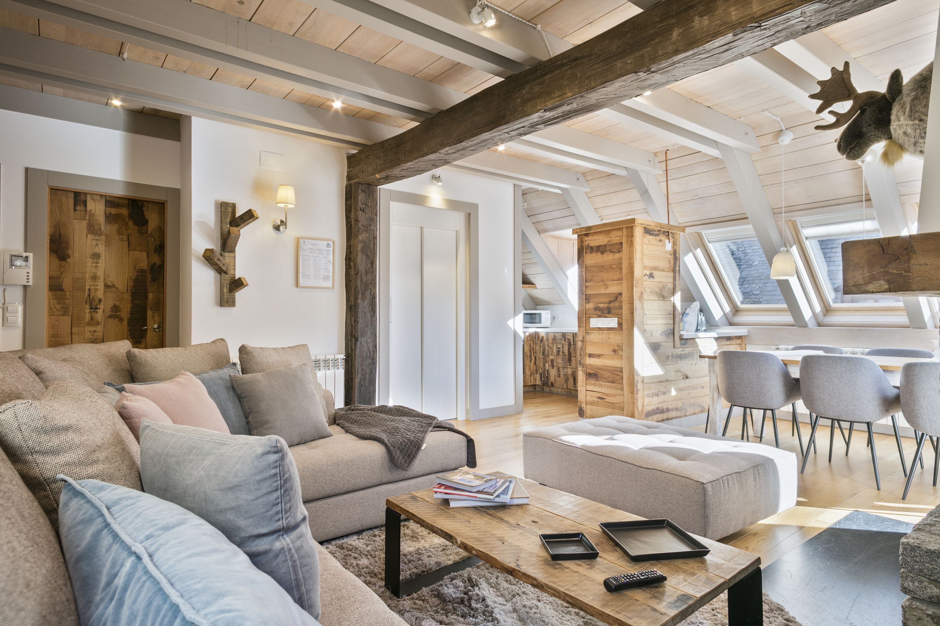 Villa Bermejo Artiga Salardú: Luxury 3-Bedroom Apartment with Spa and Ski Access, Val d’Aran