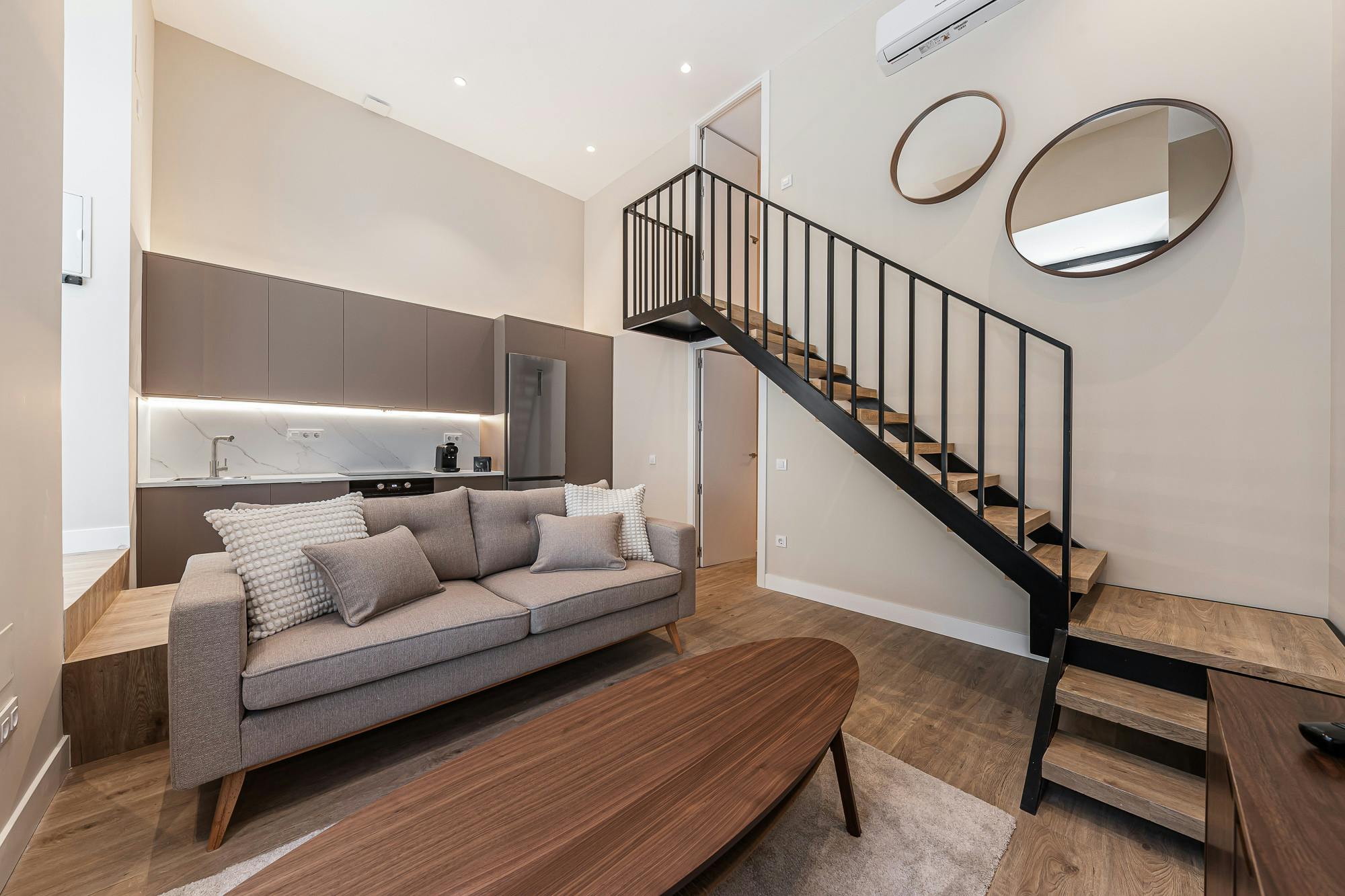 Villa Bermejo Lavapiés Arenal Madrid: Luxury 2-Bedroom Apartment with Spa and Air-Con in Lavapiés, Madrid