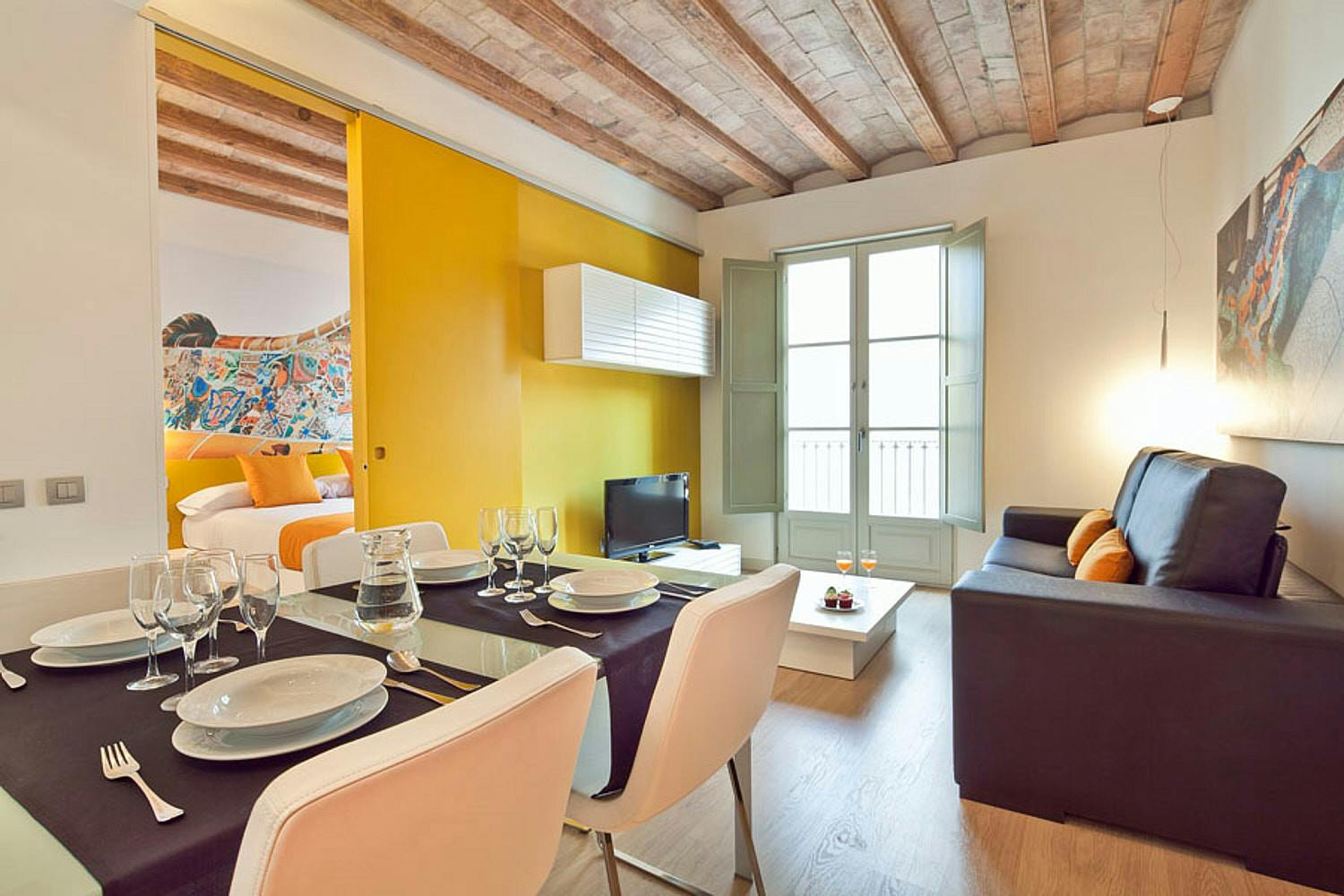 Villa Bermejo Mirador Barcelona: Luxury 1-Bedroom Apartment with Spa and Air-Con, Gothic Quarter Barcelona