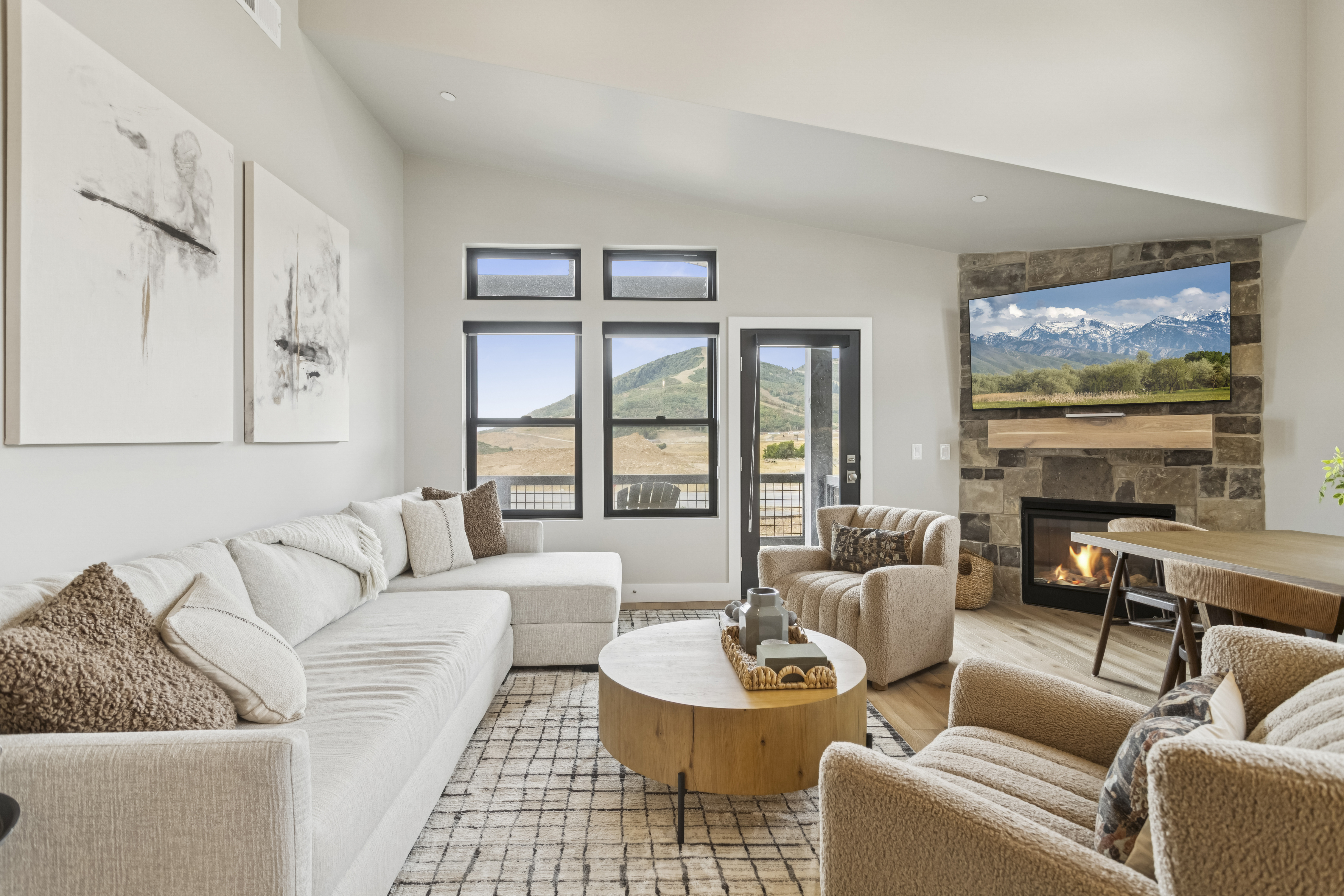 Villa Boreas Bonanza Park City: Ski Chalet Rental with Hot Tub and Fireplace, 3 Bedrooms, Park City