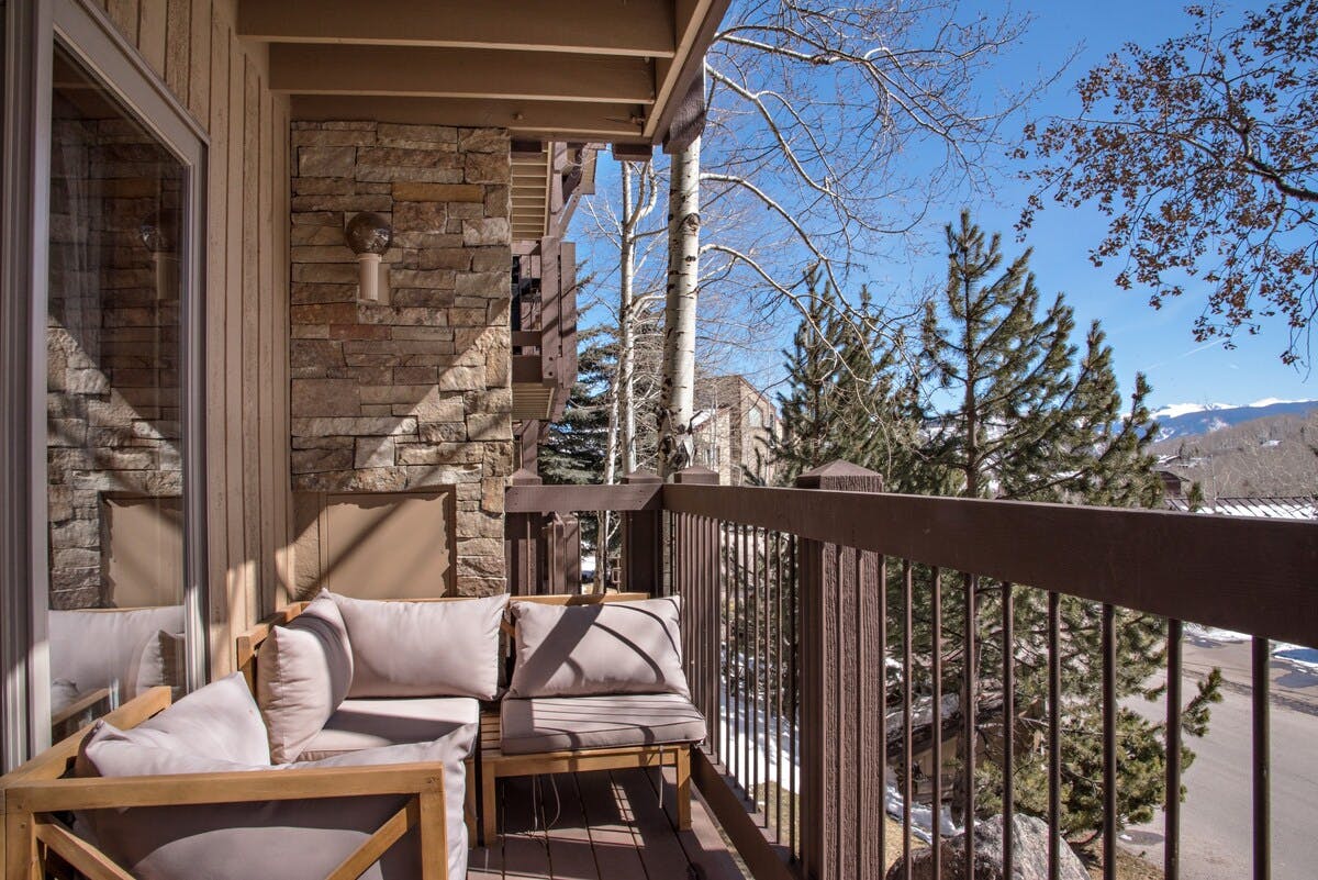 Villa Boreas Brush Creek Snowmass: Charming 2-Bedroom Ski Chalet Rental with Hot Tub and Tennis Court, Snowmass