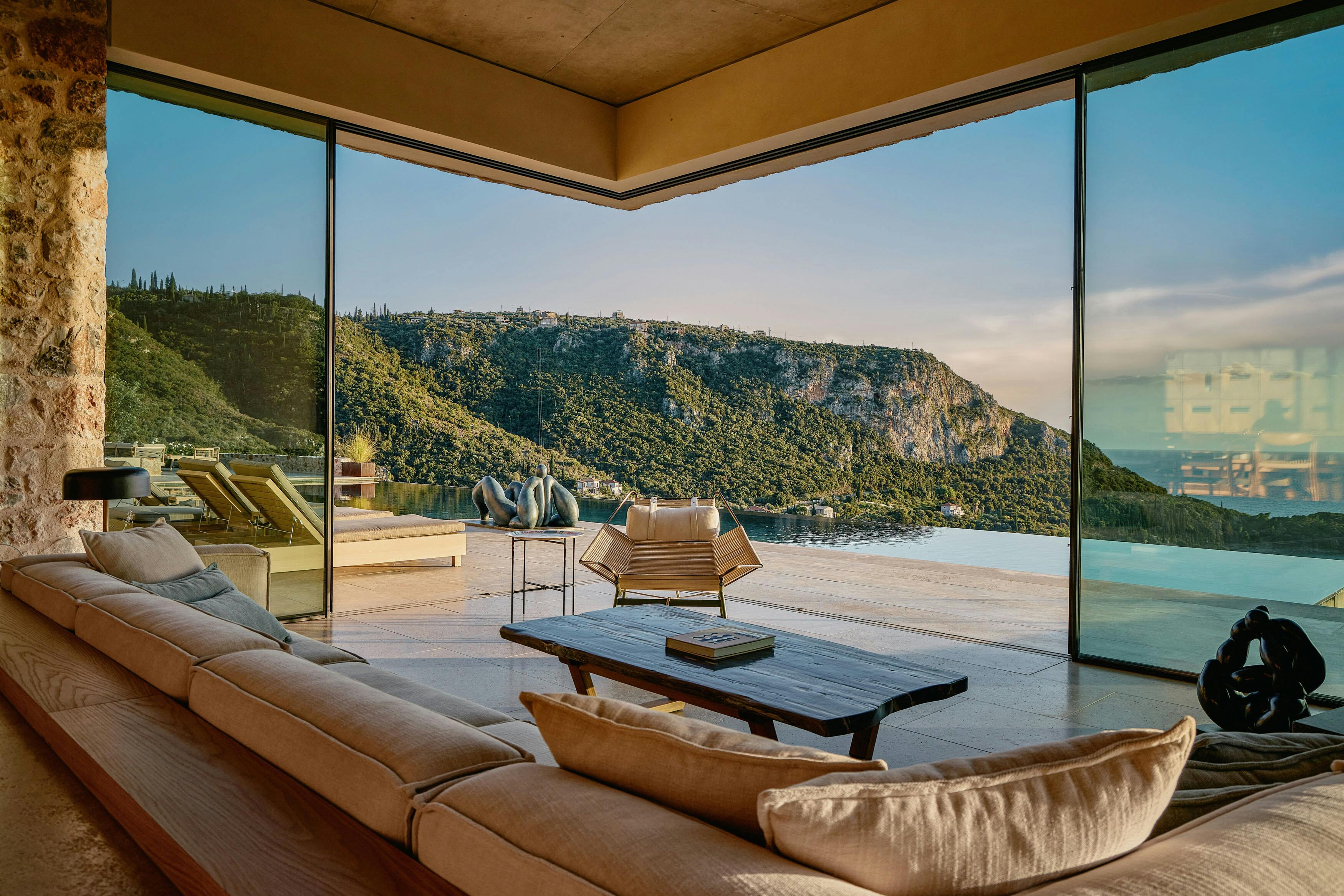 Villa Boreas Delfinia Kardamyli: Luxury 4-Bedroom Villa with Infinity Pool and Spa, Messenia