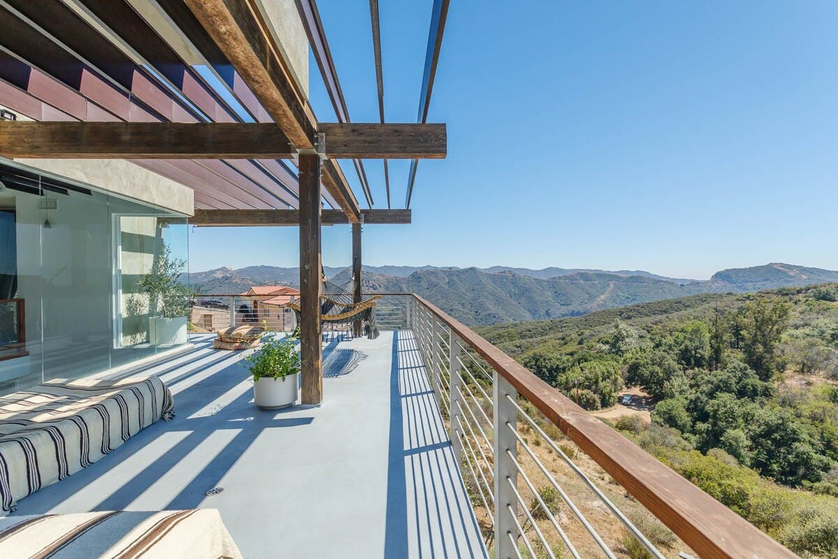 Villa Boreas Eagle Rock Topanga: Luxury 3-Bedroom Villa with Spa and Air-Con, Topanga