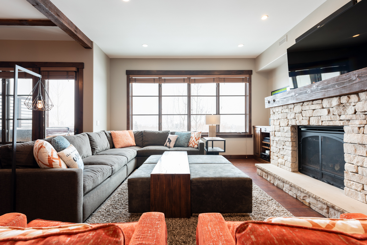 Villa Madrugada Old Town Park City: Ski Chalet Rental with Hot Tub and Fireplace, 2 Bedrooms, Park City