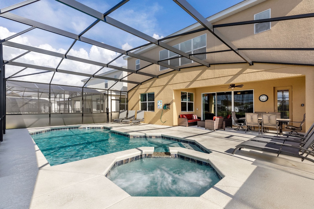 Villa Boreas Kissimmee Osceola: Luxury 6-Bedroom Villa with Private Pool and Spa, Osceola County