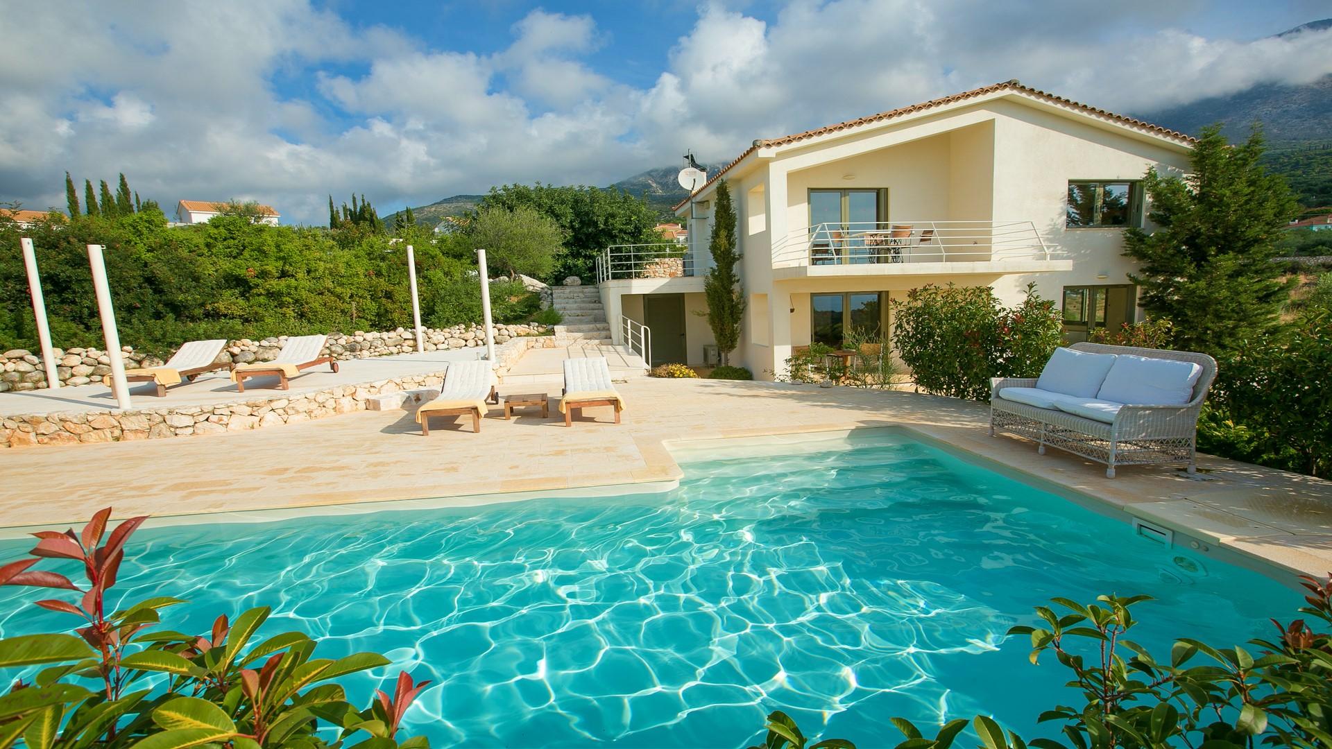 Villa Boreas Mavrata Livathos: Luxury 2-Bedroom Apartment with Pool and Sea Views, Kefallonia