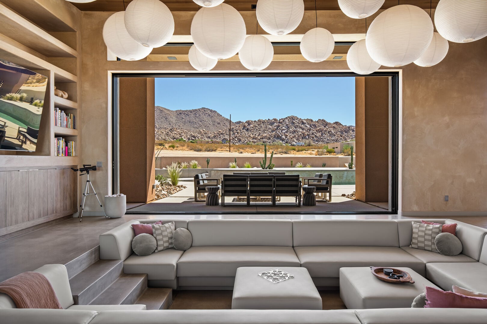 Villa Boreas Ocotillo Joshua Tree: Luxury 8-Bedroom Villa with Pools and Spa in Joshua Tree