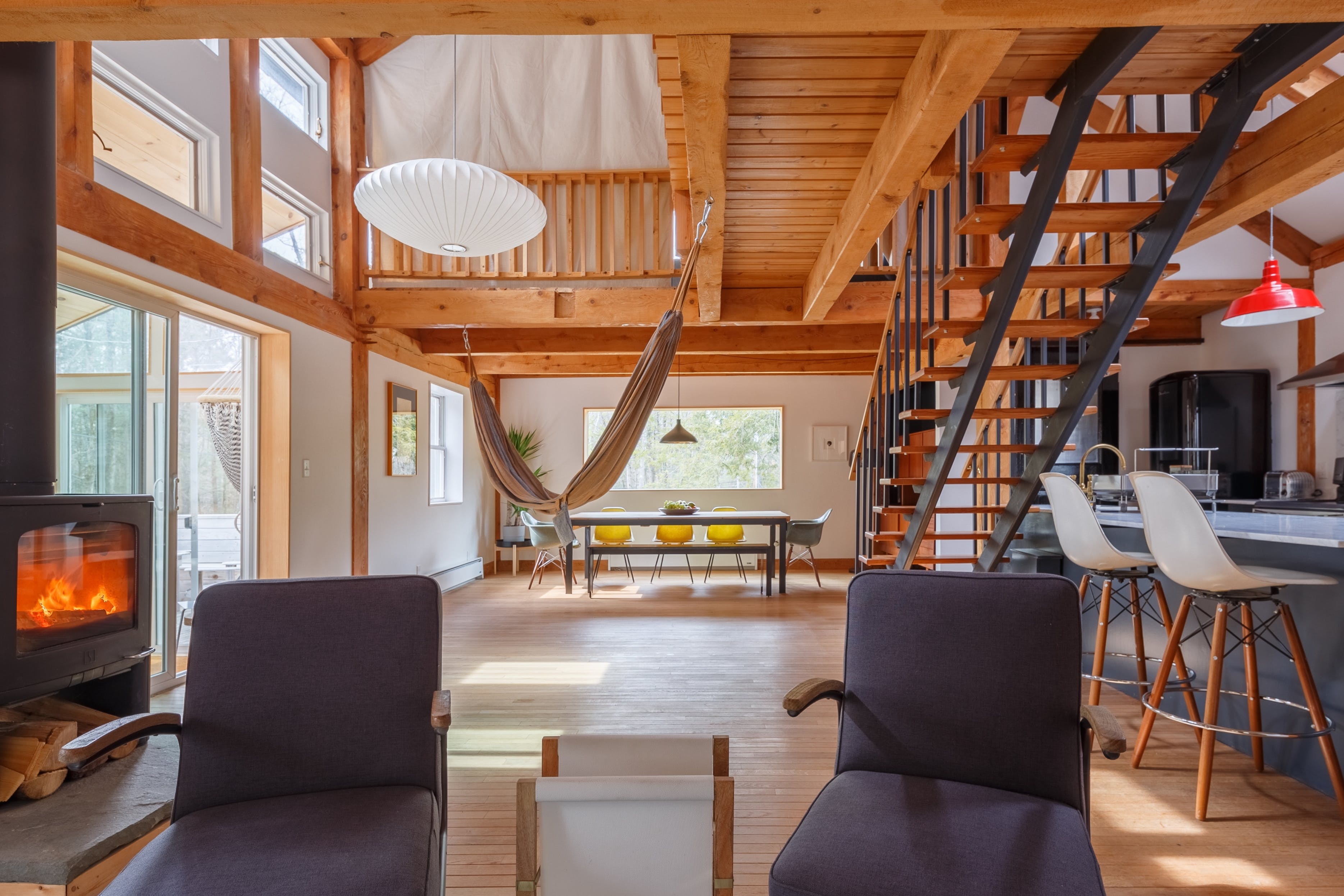Villa Boreas Overlook Woodstock: Luxury 2-Bedroom Apartment with Spa and Lake Views, Woodstock NY