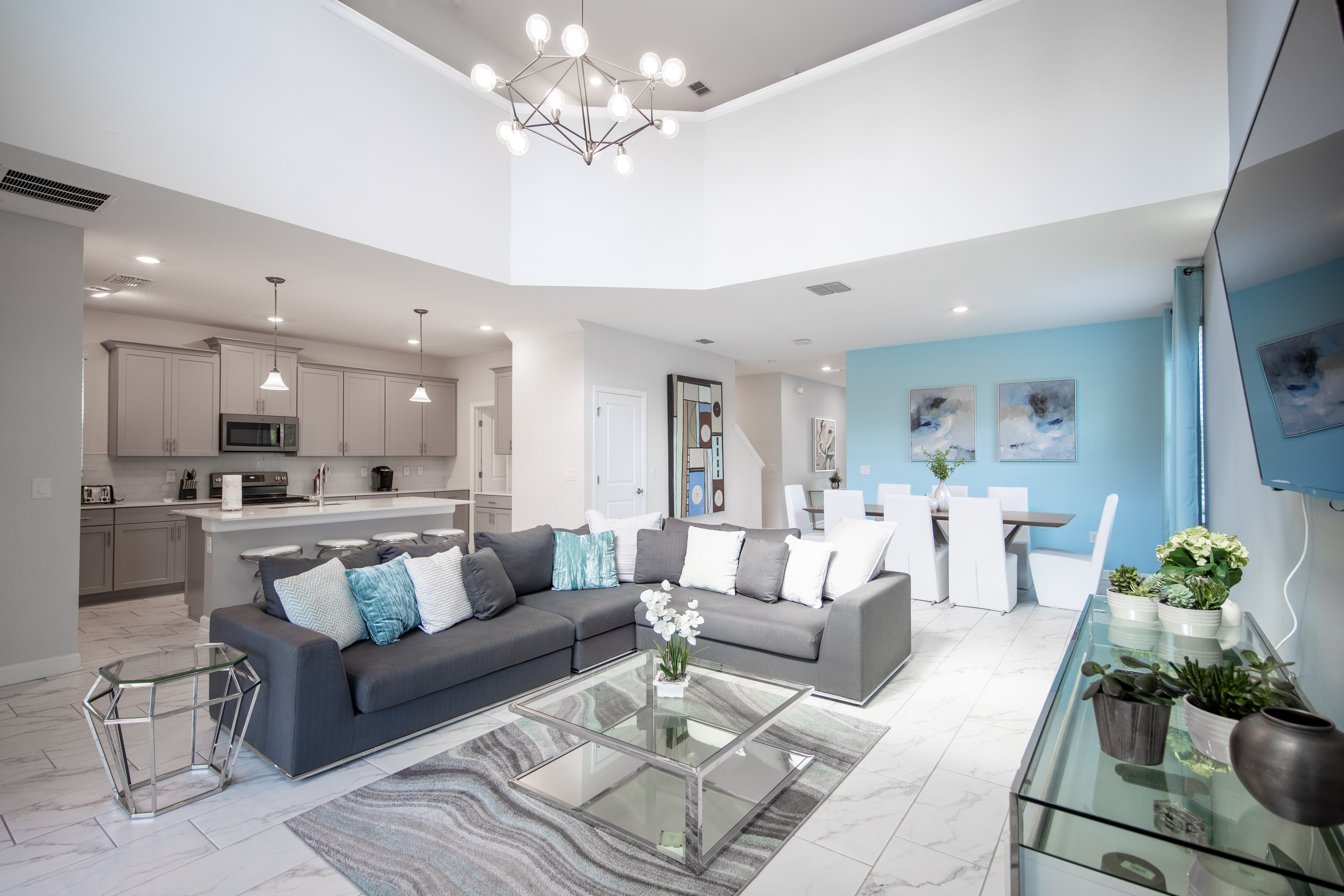 Villa Boreas Shingle Creek Kissimmee: Luxury 5-Bedroom Villa with Private Pool and Hot Tub, Osceola County