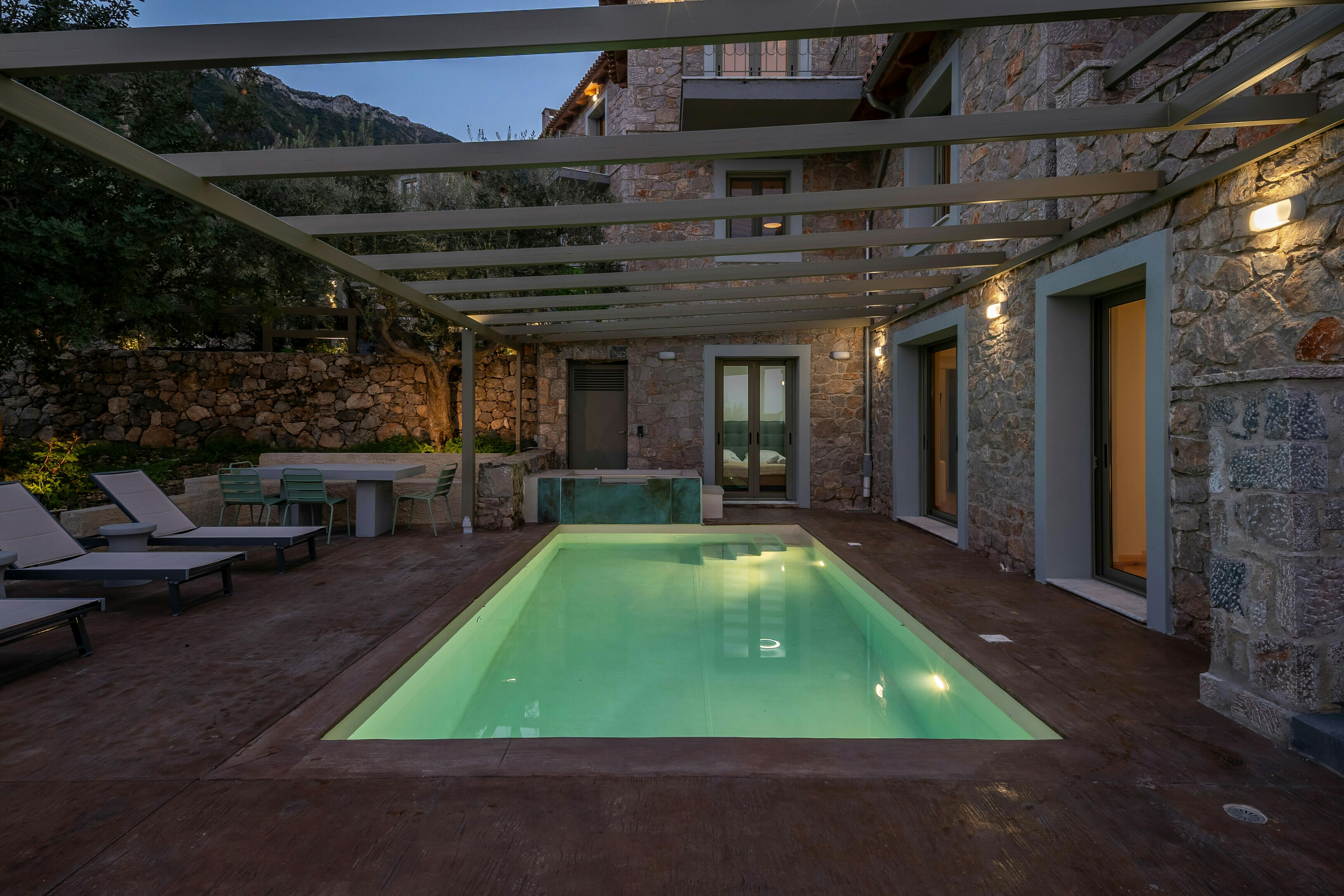 Villa Boreas Tseria Arcadia: Luxury 4-Bedroom Villa with Private Pool and Sea Views, Arcadia