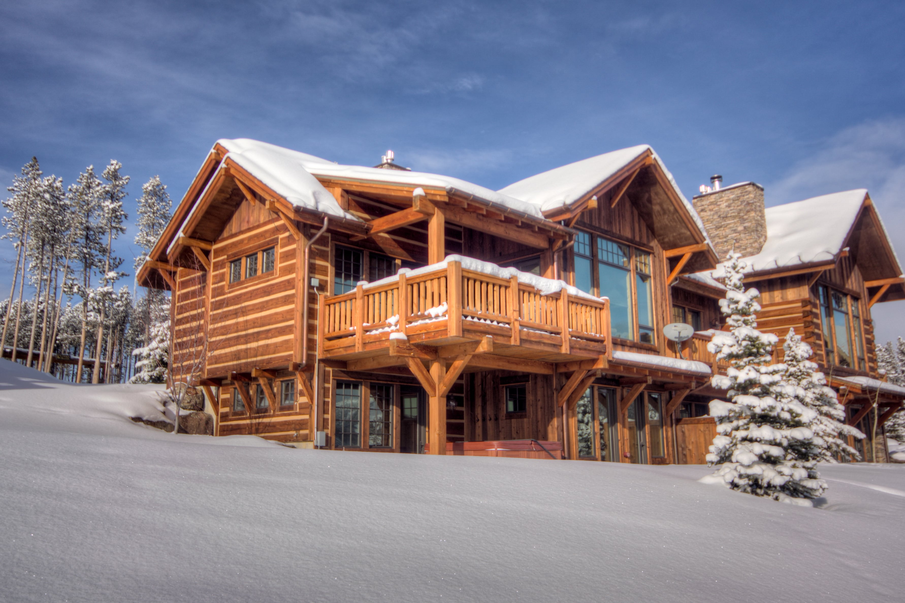 Villa Boreas Virginia City Madison: Luxury 4-Bedroom Ski Chalet with Hot Tub and Mountain Views, Madison County
