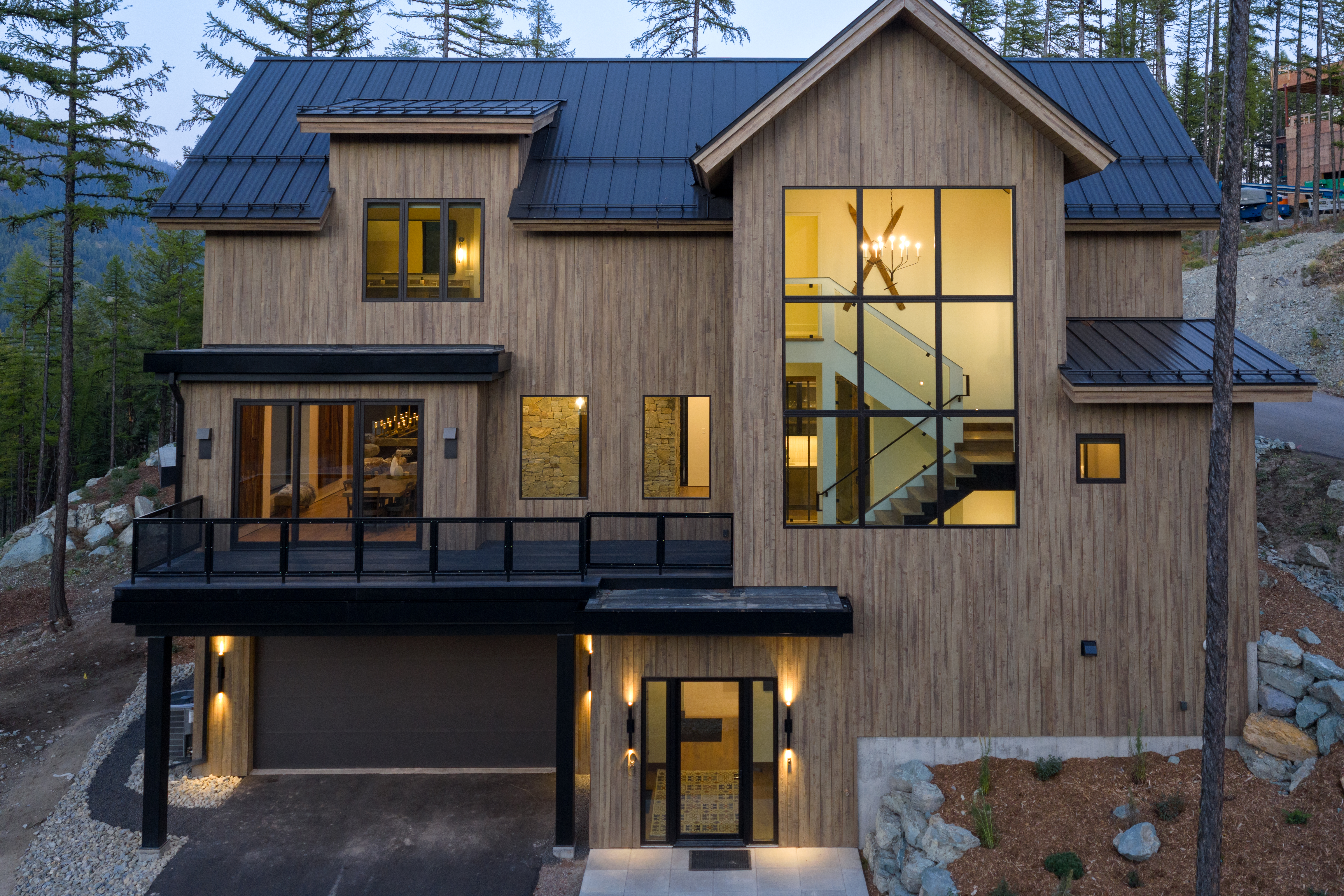 Villa Boreas Whitefish Mountain: Luxury 4-Bedroom Villa with Hot Tub and Mountain Views, Flathead County