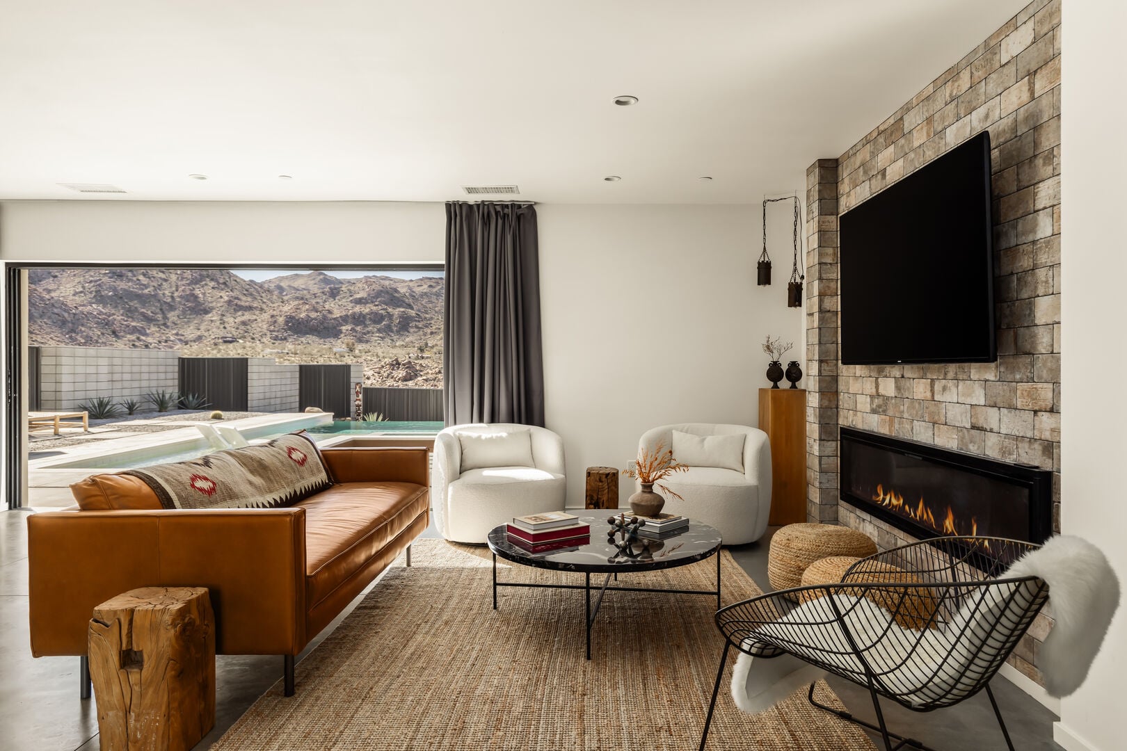 Villa Boreas Yucca Joshua Tree: Luxury 3-Bedroom Villa with Infinity Pool and Hot Tub, Joshua Tree
