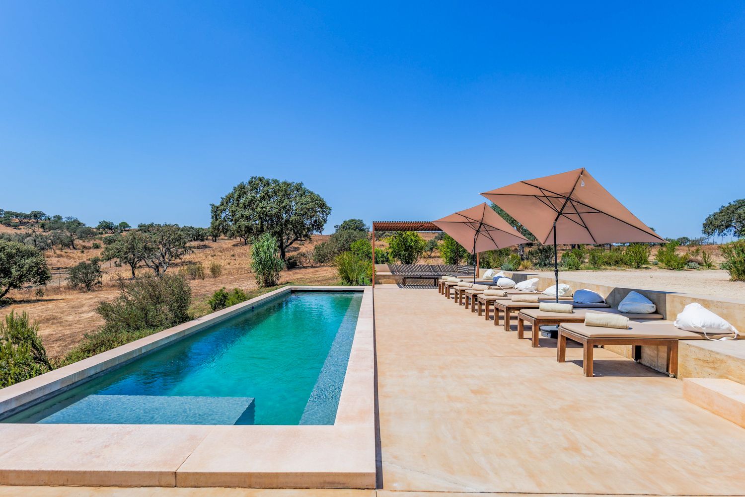 Villa Brisa Carvalhal Comporta: 7-Bedroom Countryside Retreat with Spa and Pool in Comporta,
