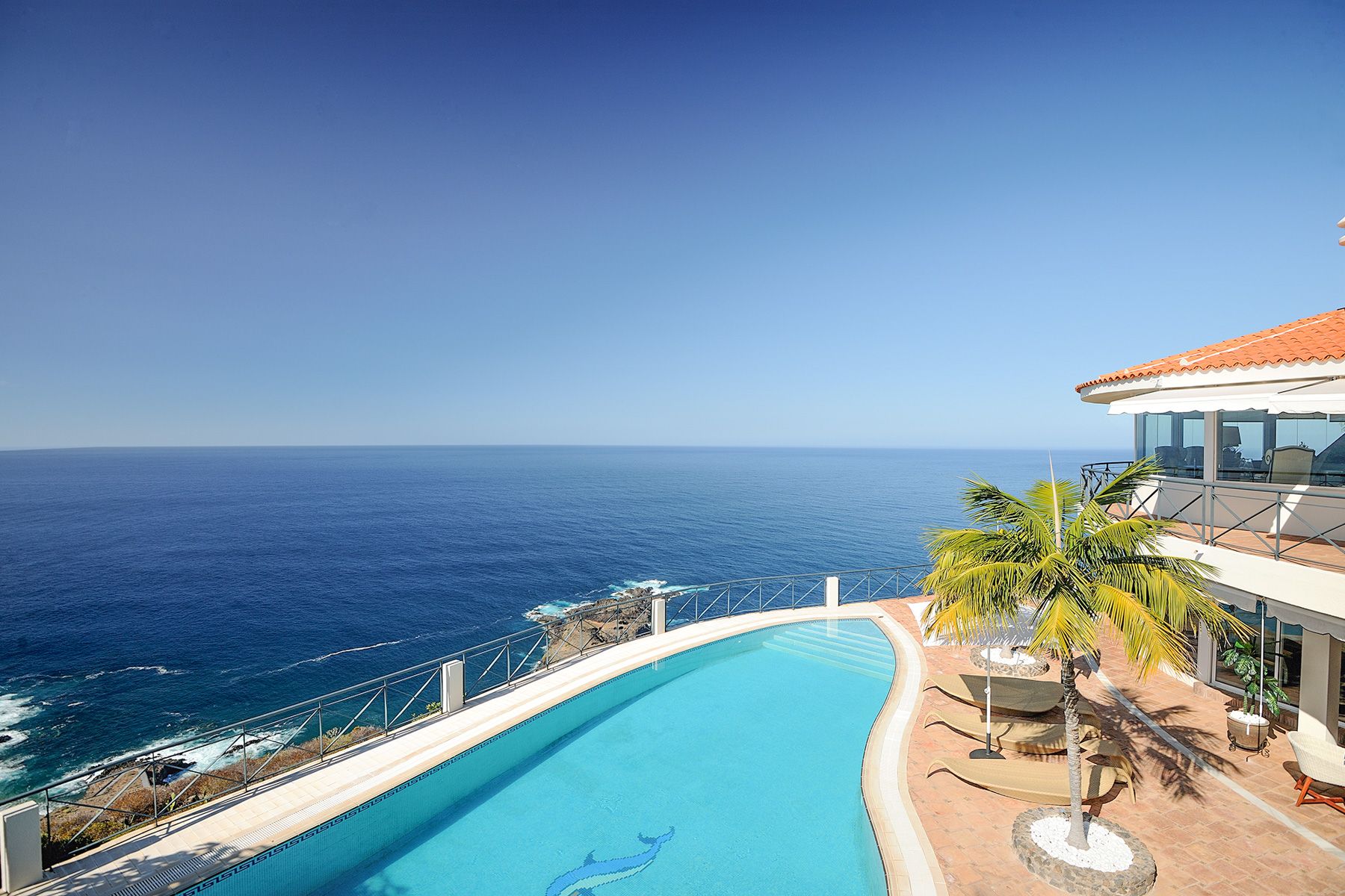 Villa Brisa Ravelo Sauzal: 5-Bedroom Sea View Villa with Sauna, Pool & Gym in El Sauzal