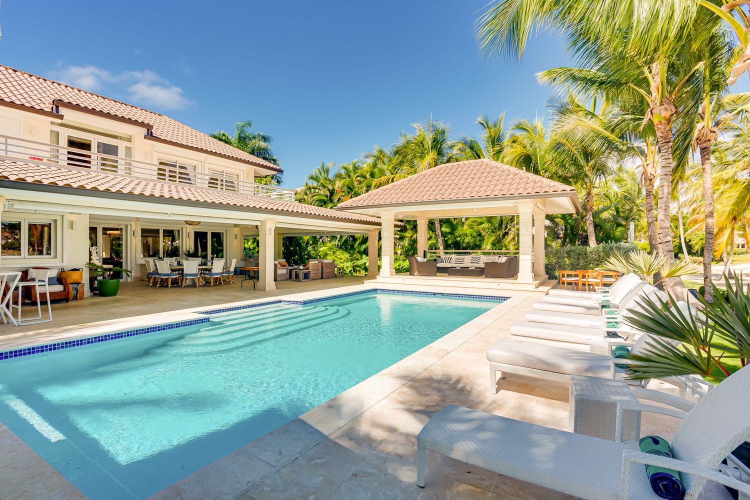 Villa Caracol Juanillo Punta Cana: 5-Bedroom Beachfront Villa with Ocean Views in Punta Cana, C