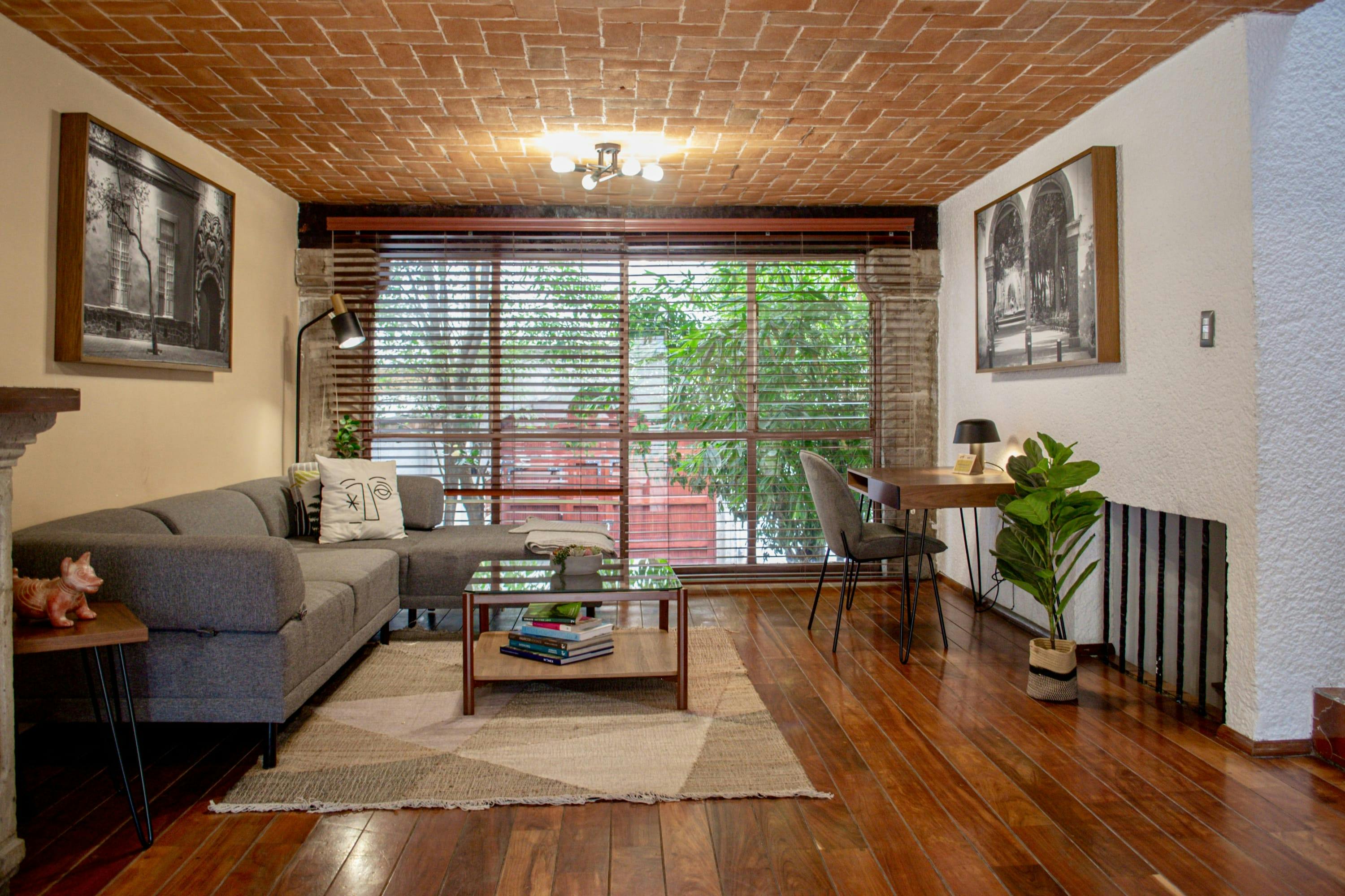 Villa Carmesí Churubusco Coyoacán: Charming 3-Bedroom Townhouse Rental with Fireplace, Coyoacán, Mexico City