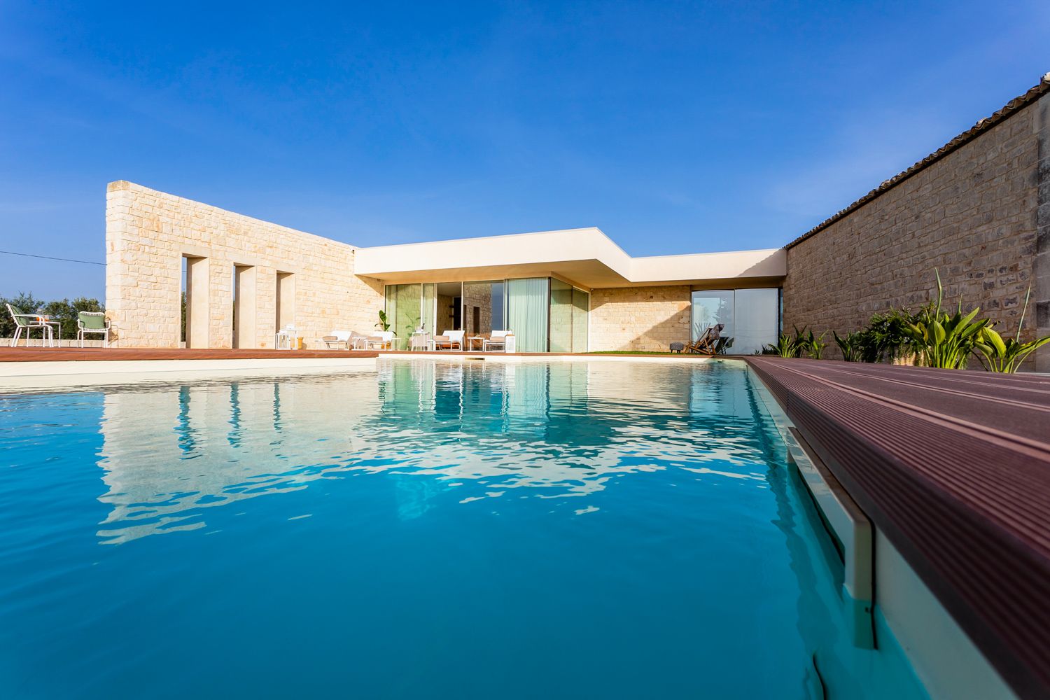 Villa Carruba Frigintini Modica: 4-Bedroom Countryside Villa with Pool and Spa near Baroque M